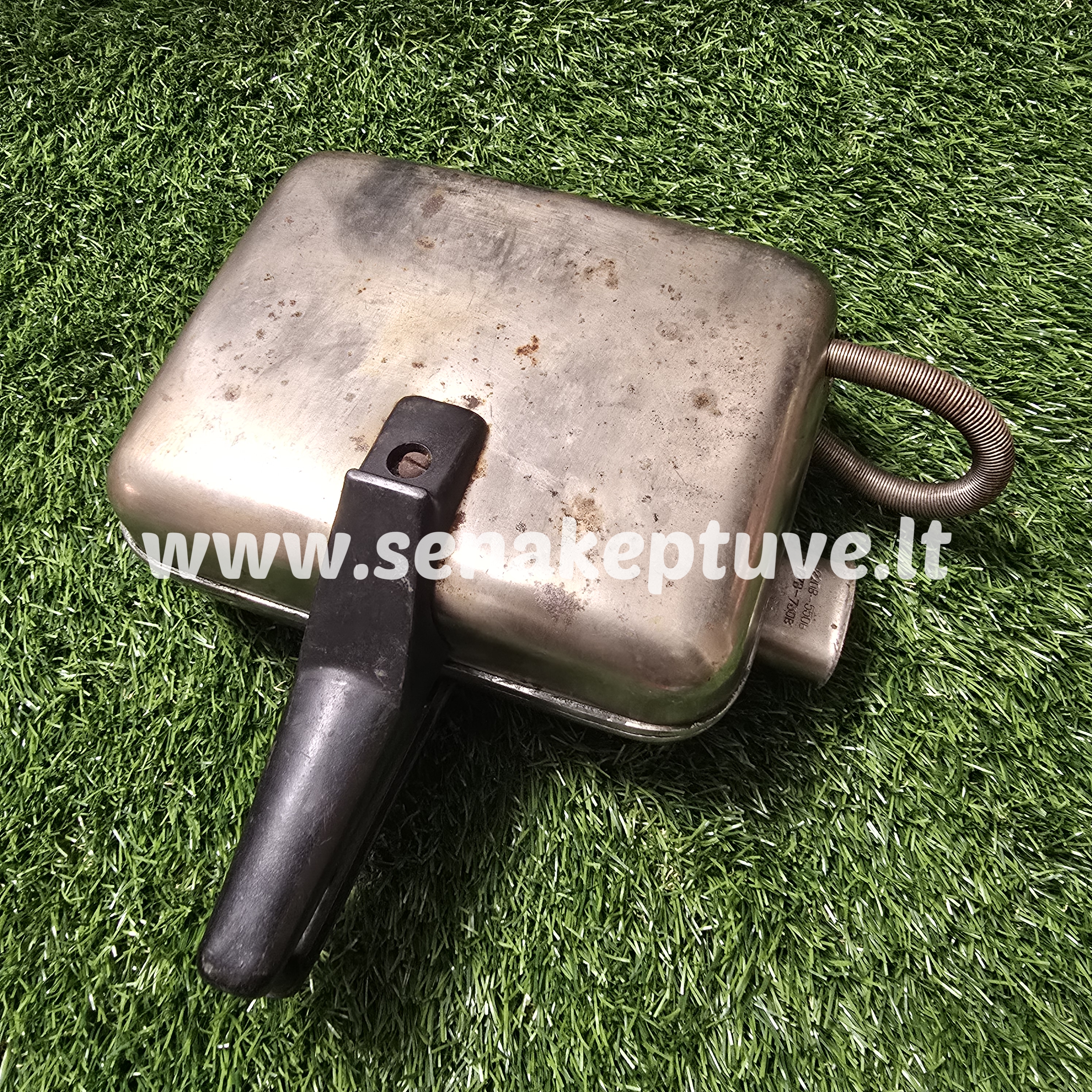 Senovinė elektrinė vaflinė su laidu