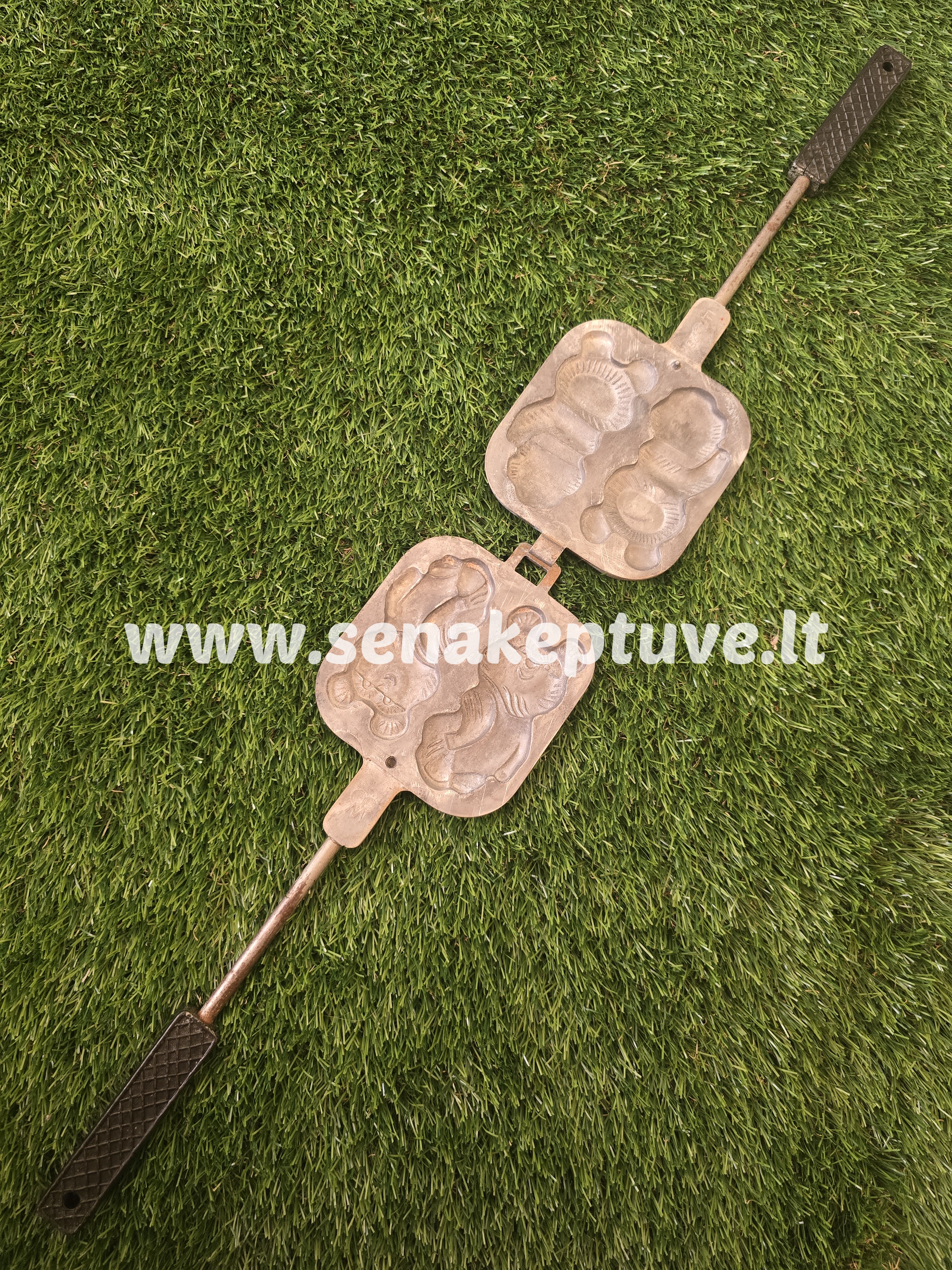 Senovinė meškučių keptuvė