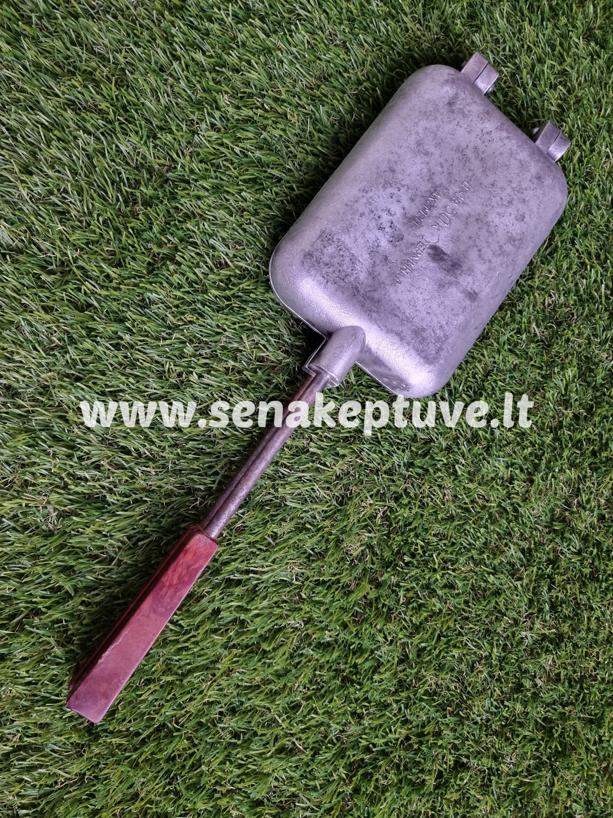 Senovinė asorti (2 paukšteliai, 2 žuvelės, 2 krokodilai ir 2 ruoniai) keptuvė