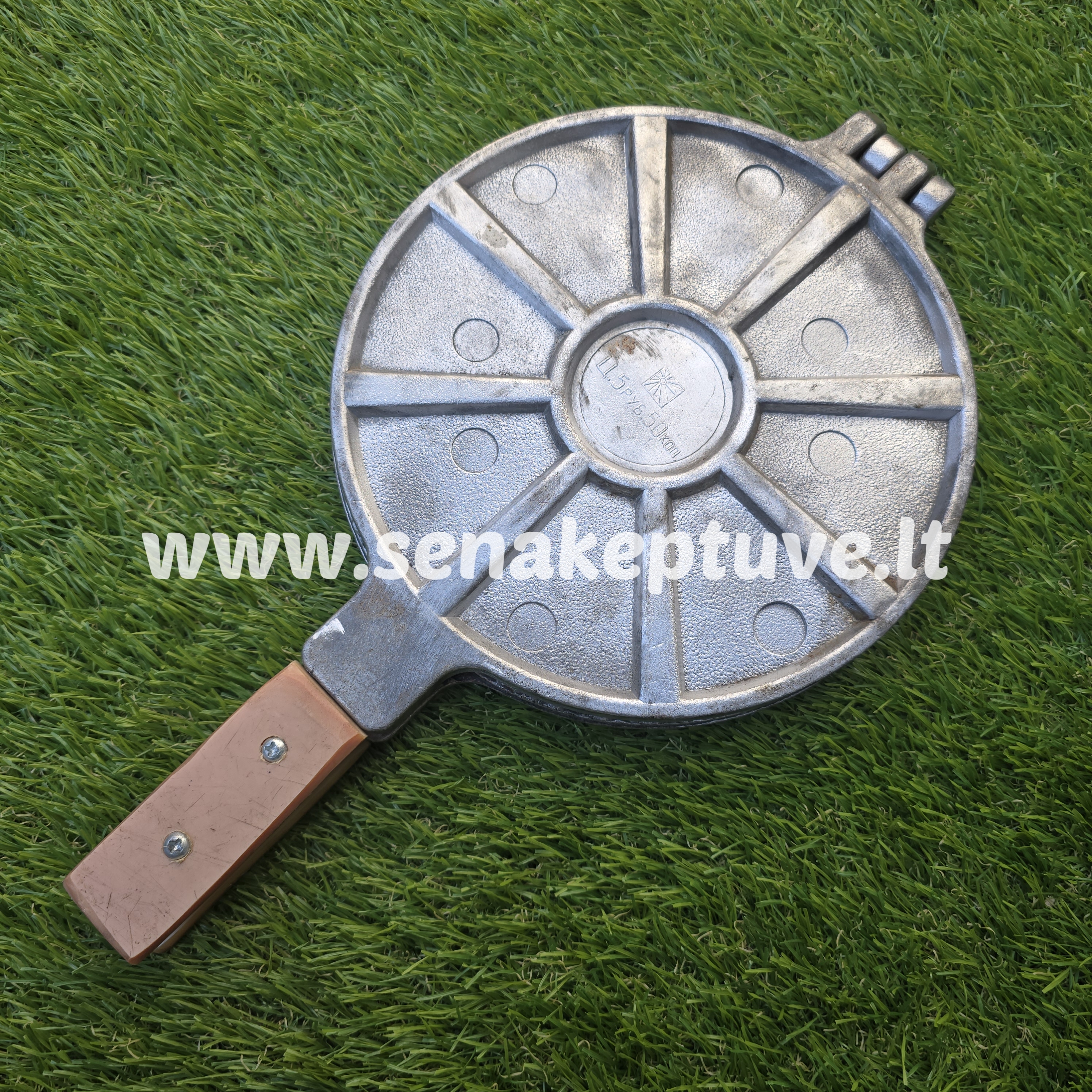 Senovinė vaflių keptuvė