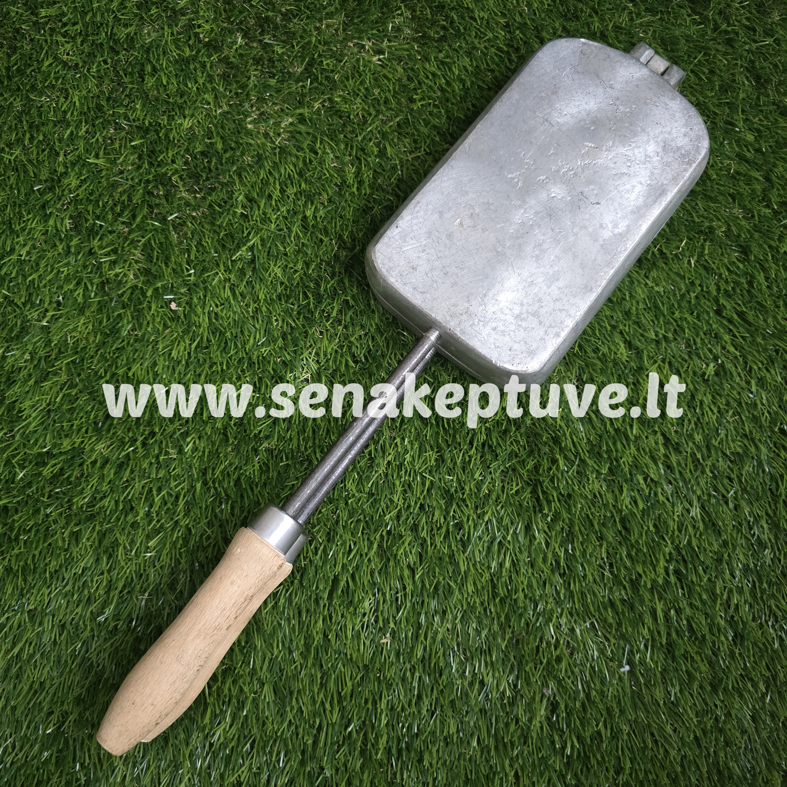 Senovinė kaštonų keptuvė