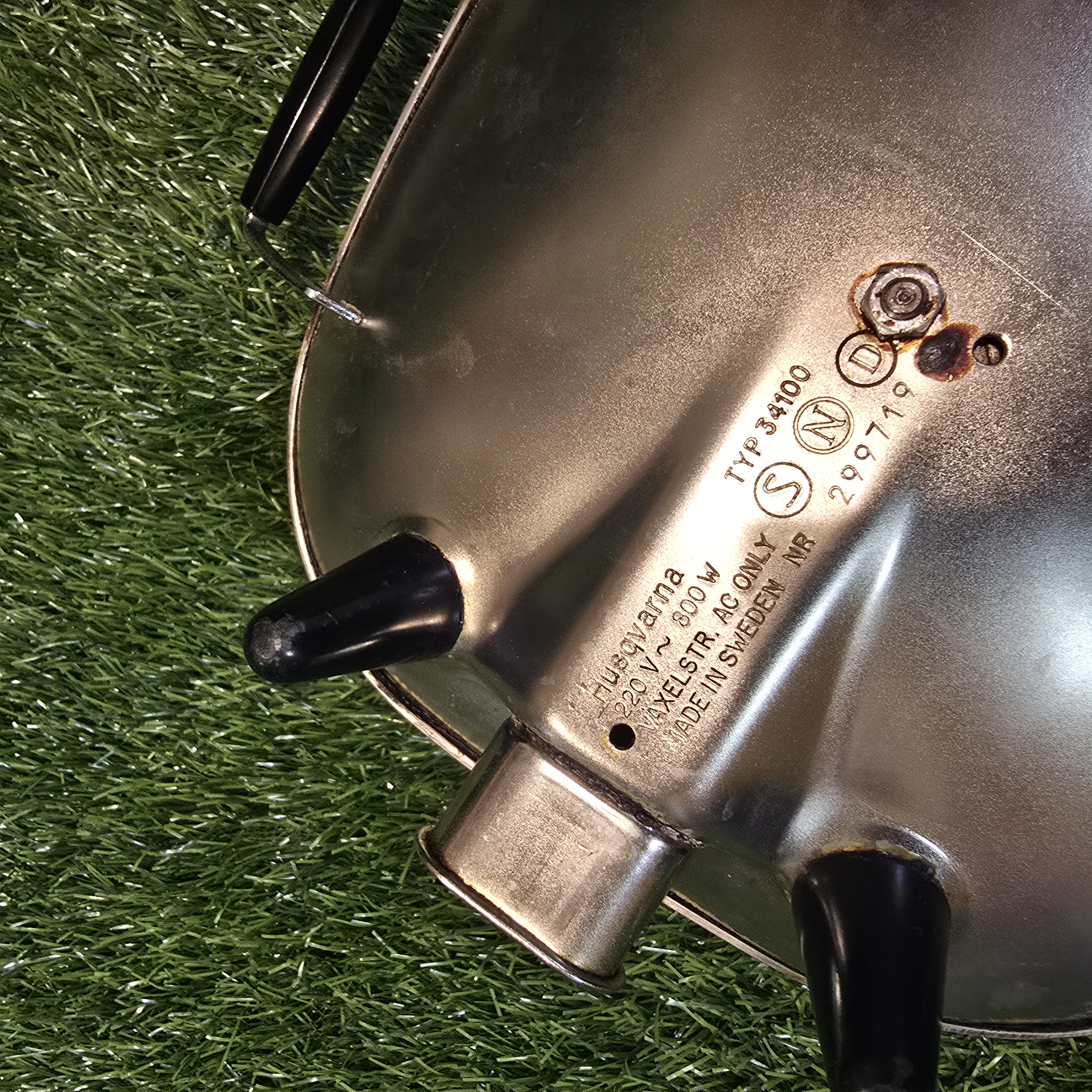 Senovinė elektrinė čirvinių blynų keptuvė Husqvarna su laidu (klijuota 1 kojytė)