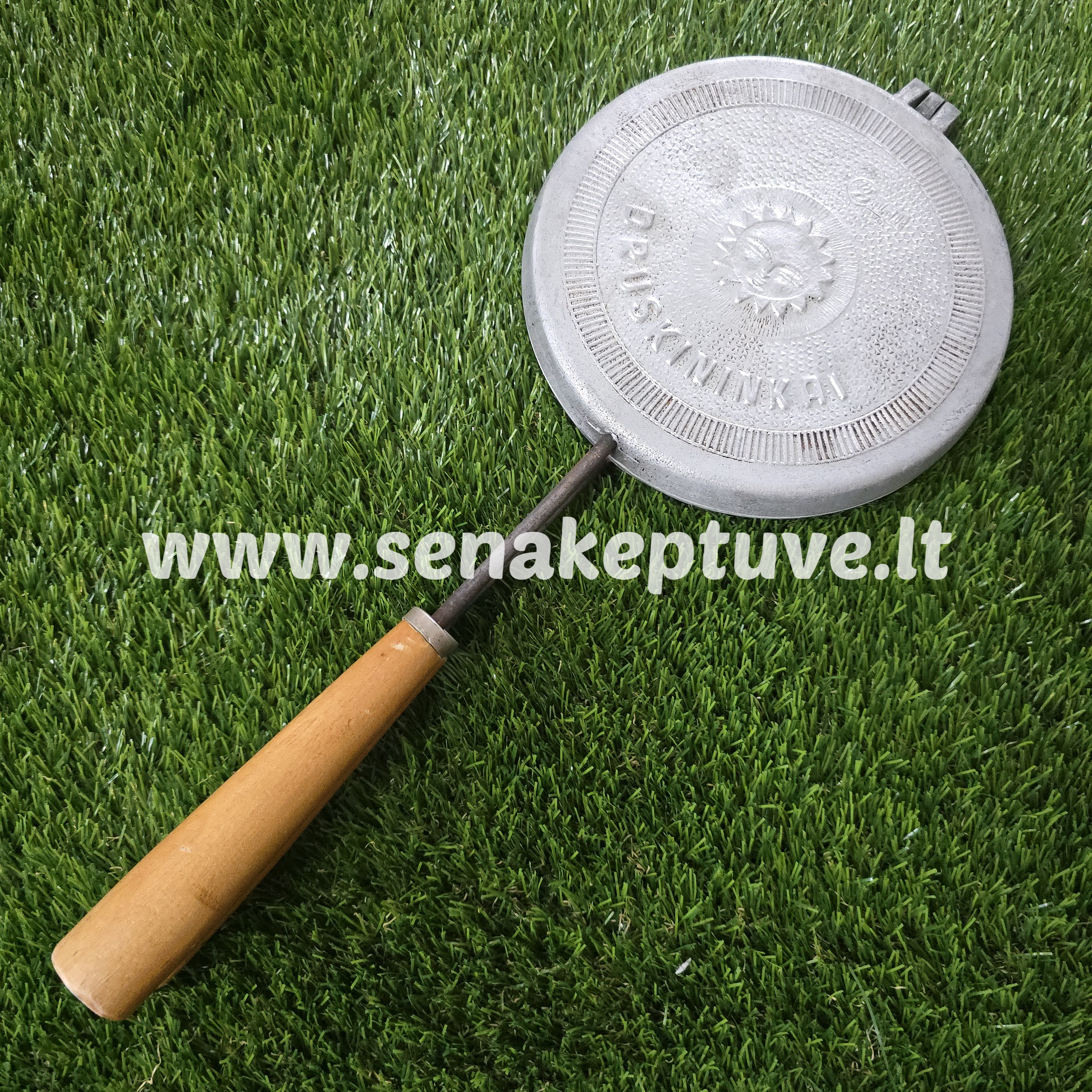 Senovinė gaidelių keptuvė