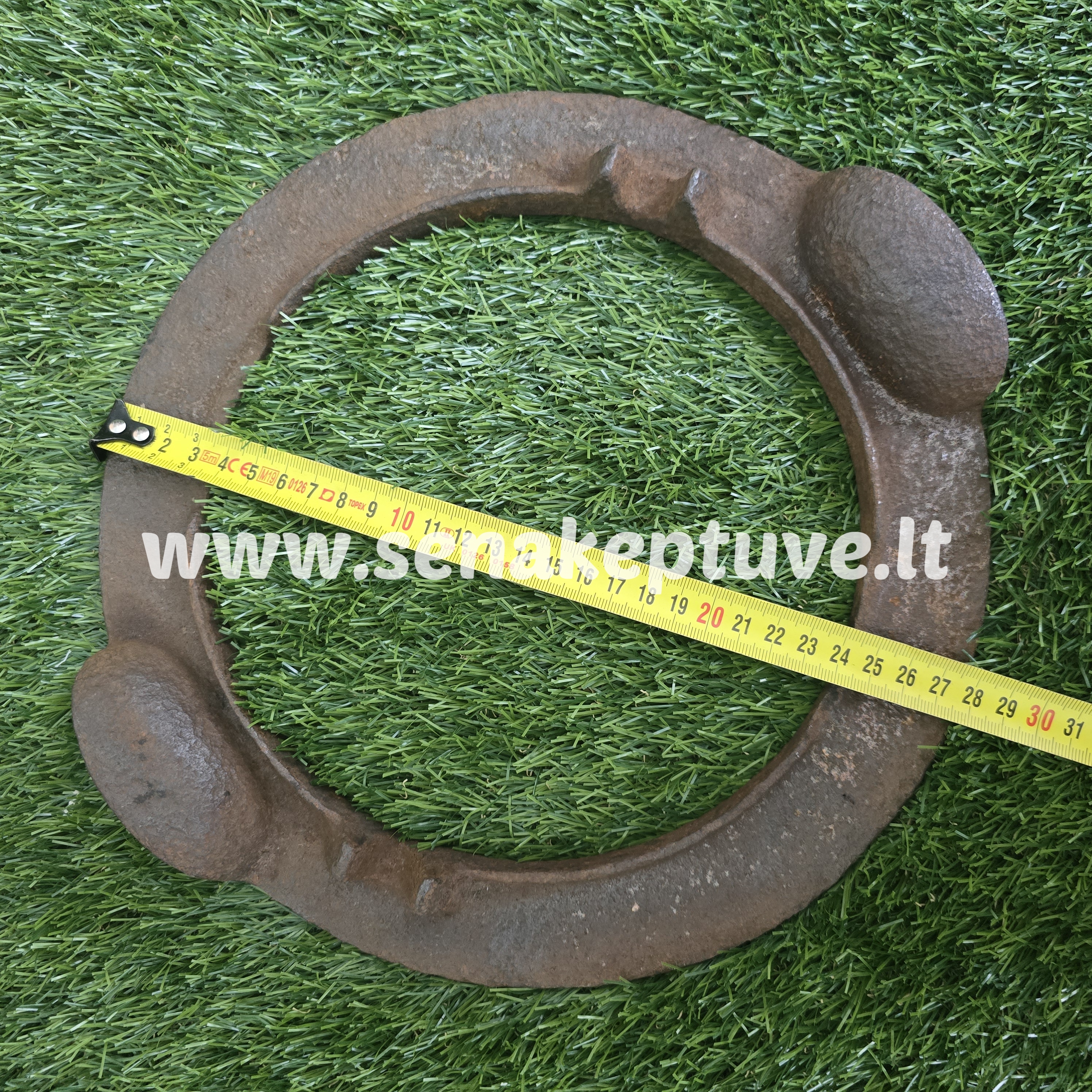 Senovinė ketaus vartoma čirvinių blynų keptuvė su žiedu