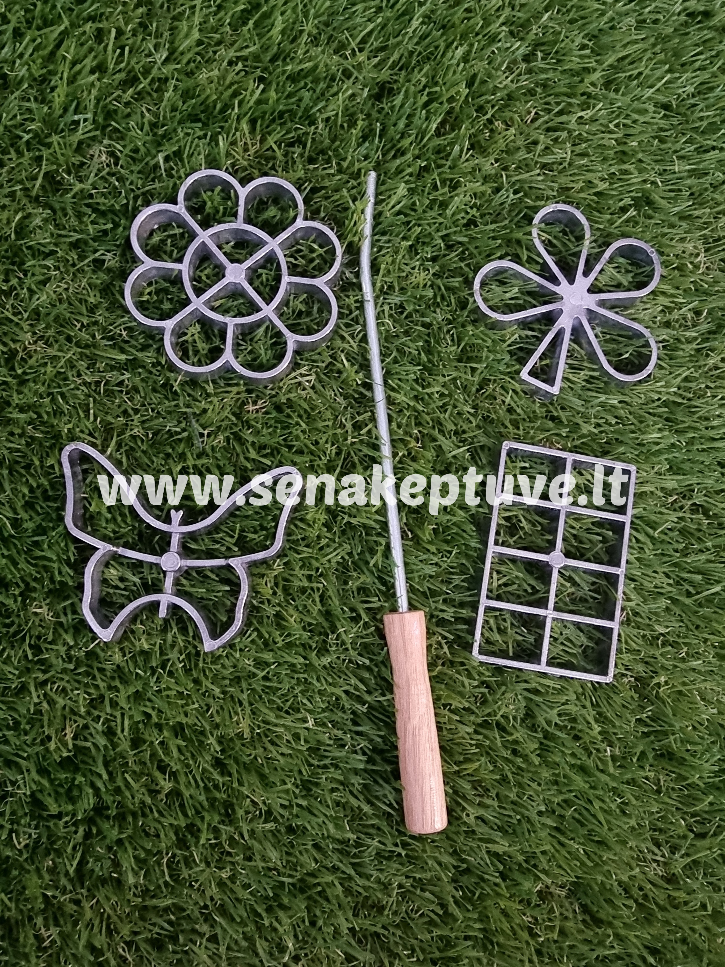 Šiuolaikinių žagarėlių formelių ir kotelio komplektas