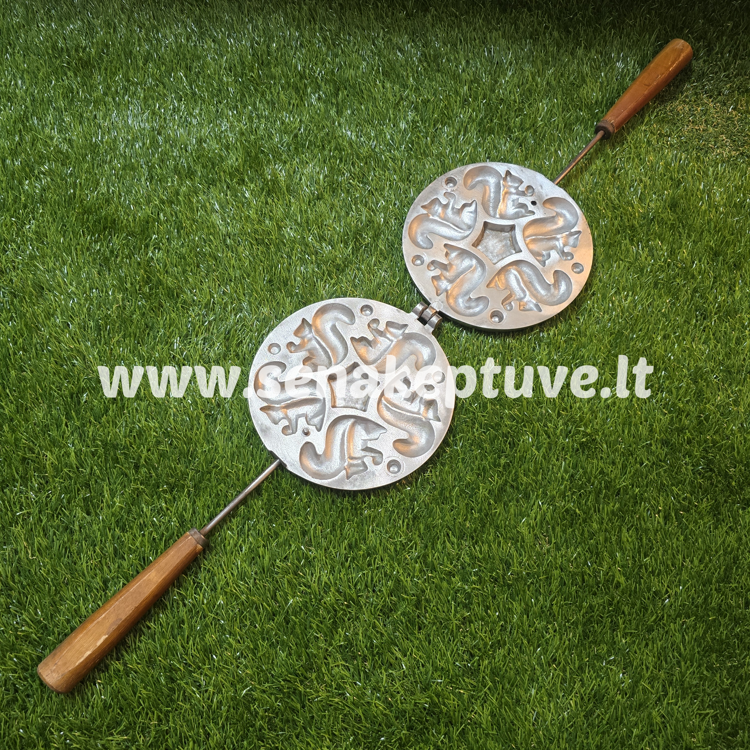 Senovinė voveraičių keptuvė