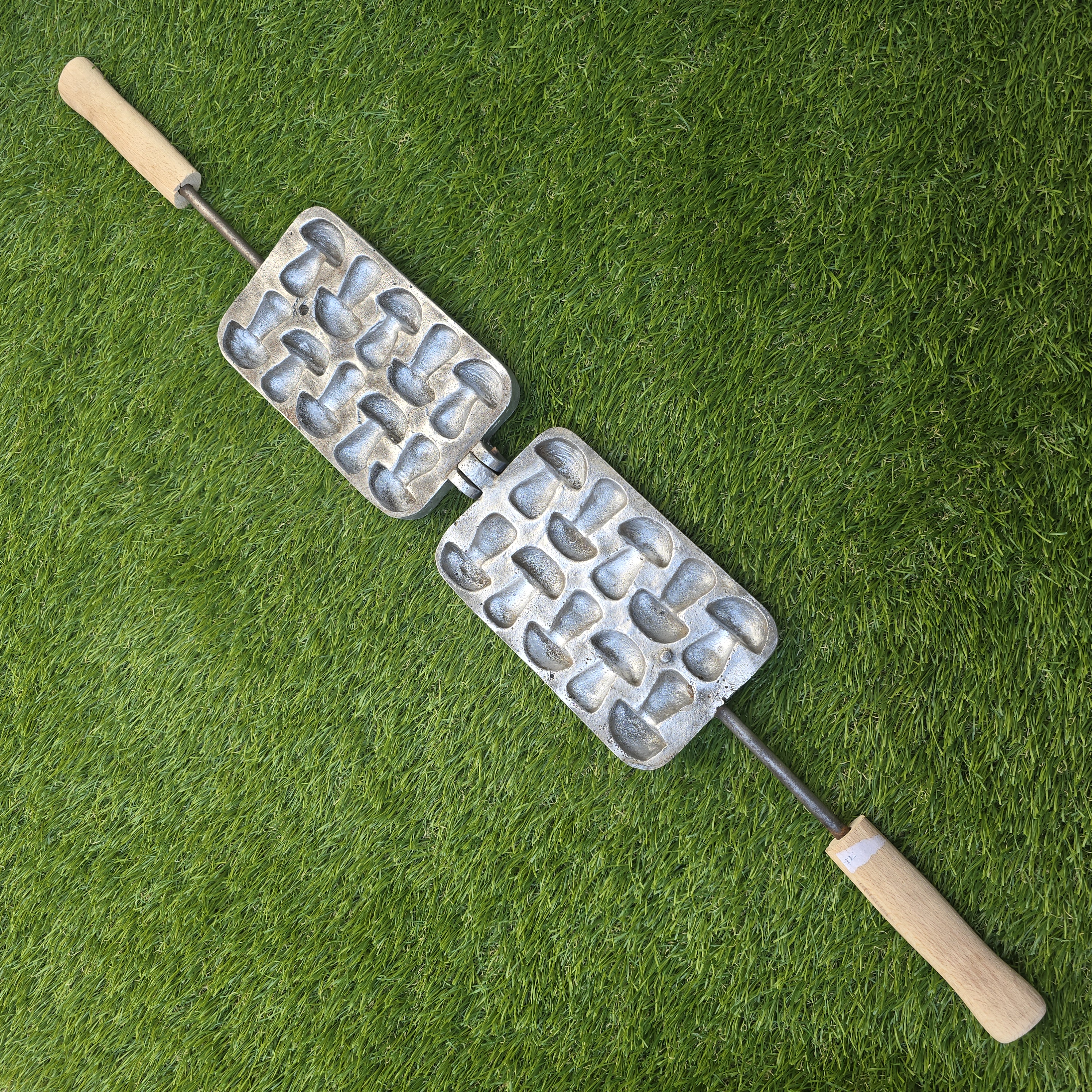 Senovinė grybukų keptuvė