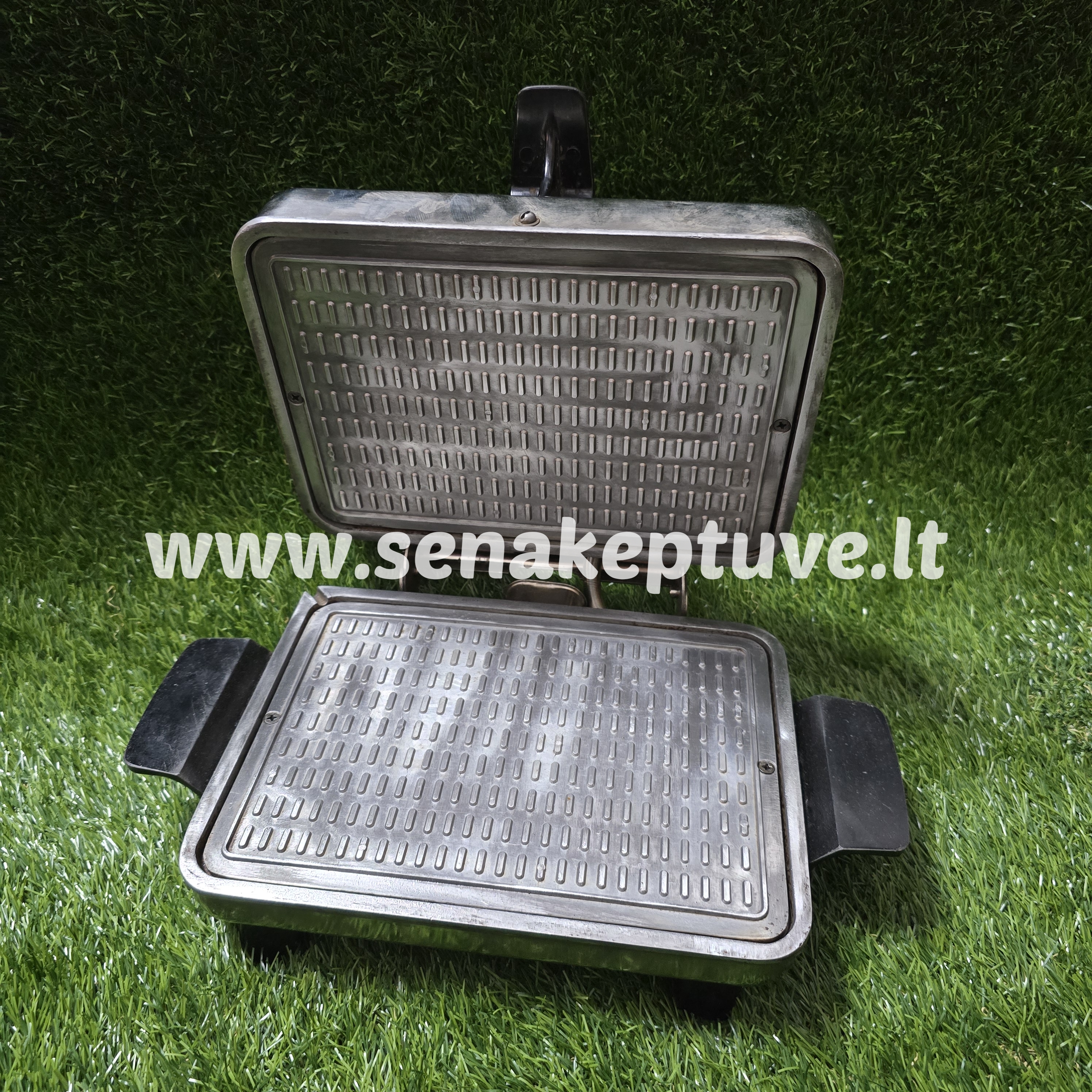 Senovinė elektrinė vaflinė su laidu