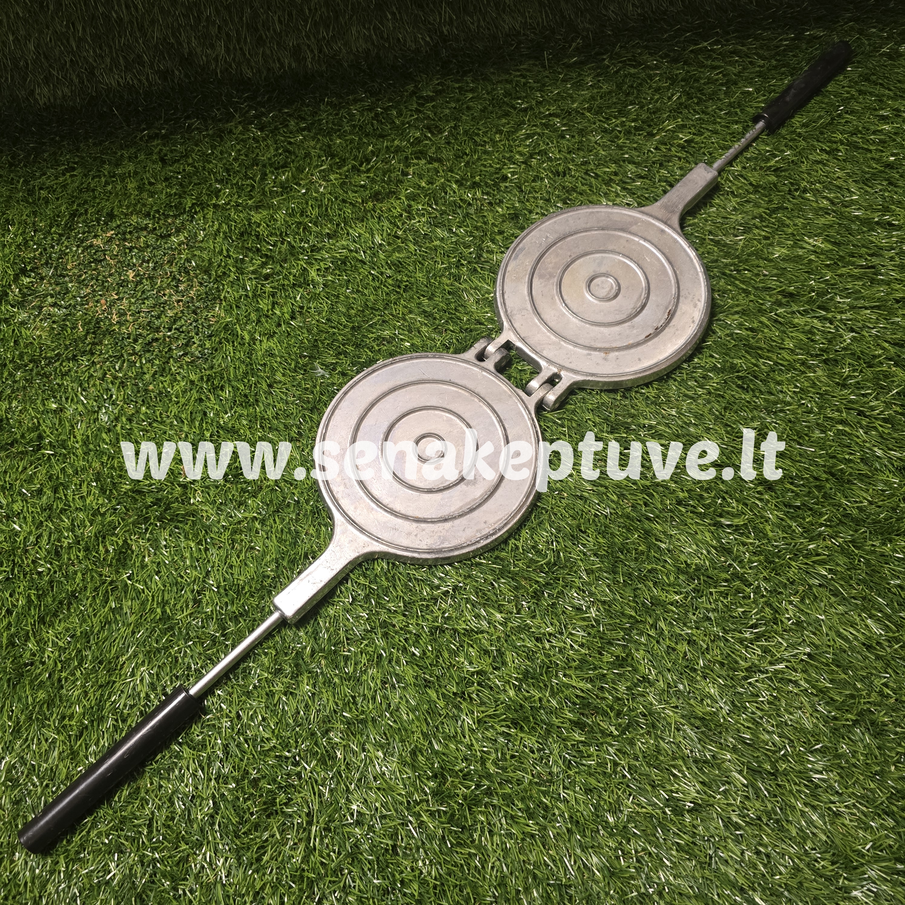 Senovinė vaflių keptuvė