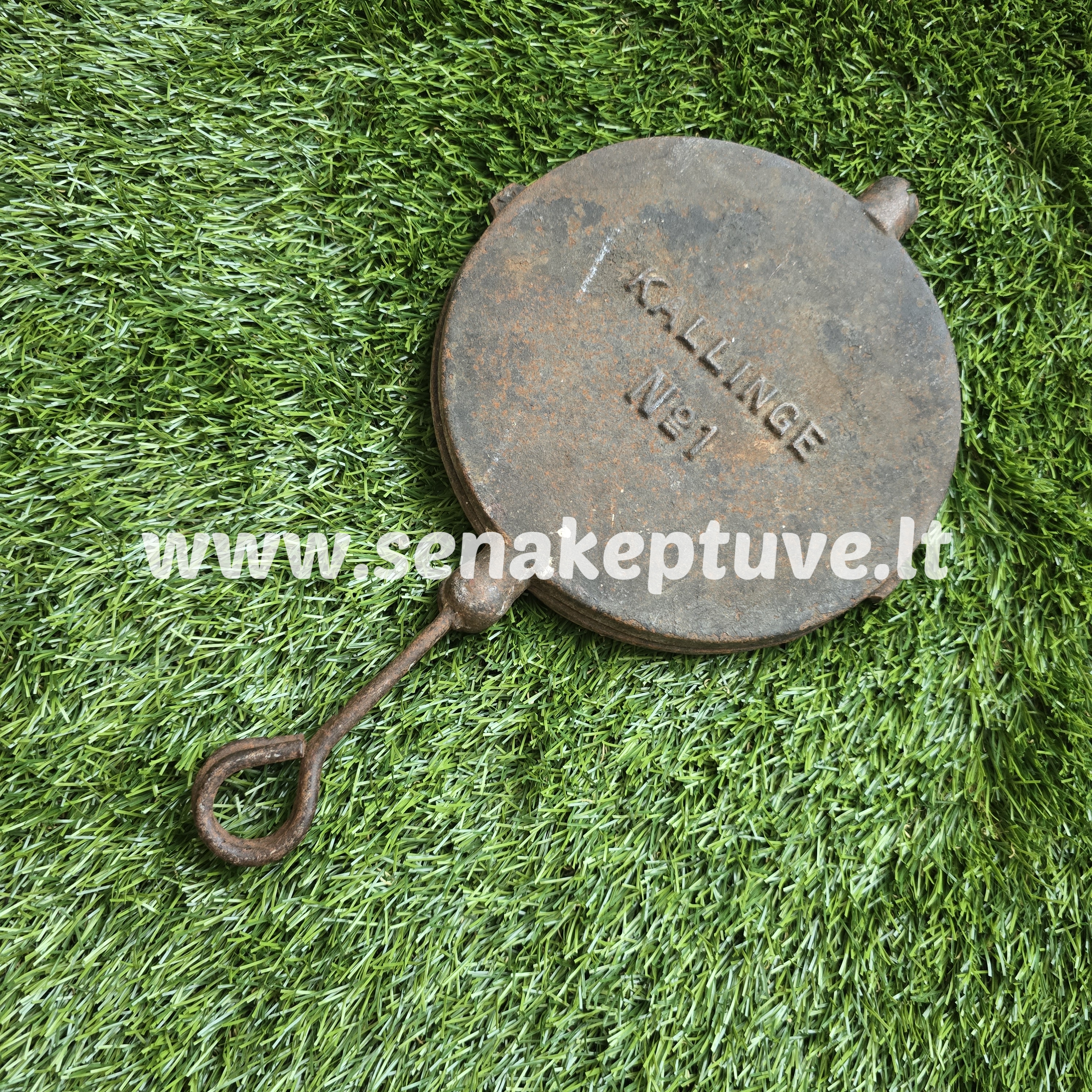 Senovinė ketaus čirvinių blynų keptuvė