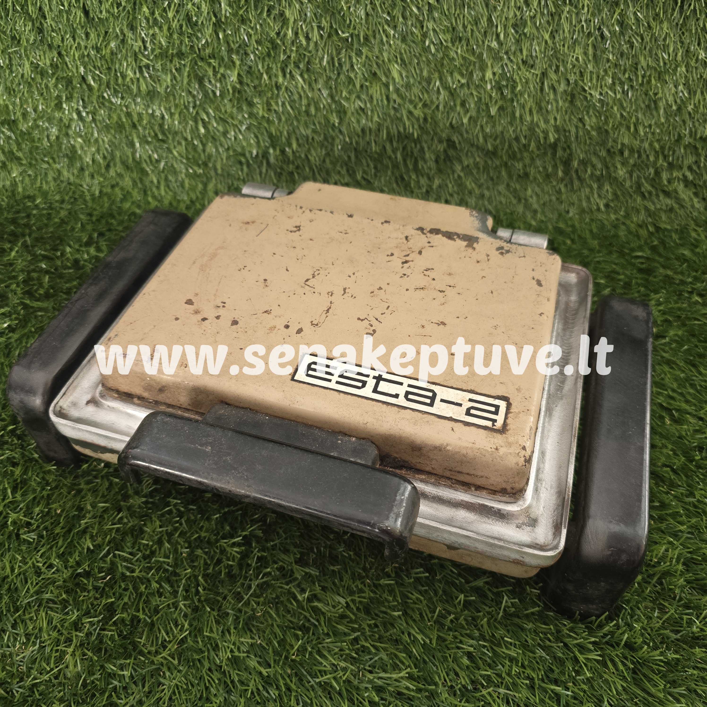 Senovinė elektrinė vaflinė su laidu ploniems vafliams