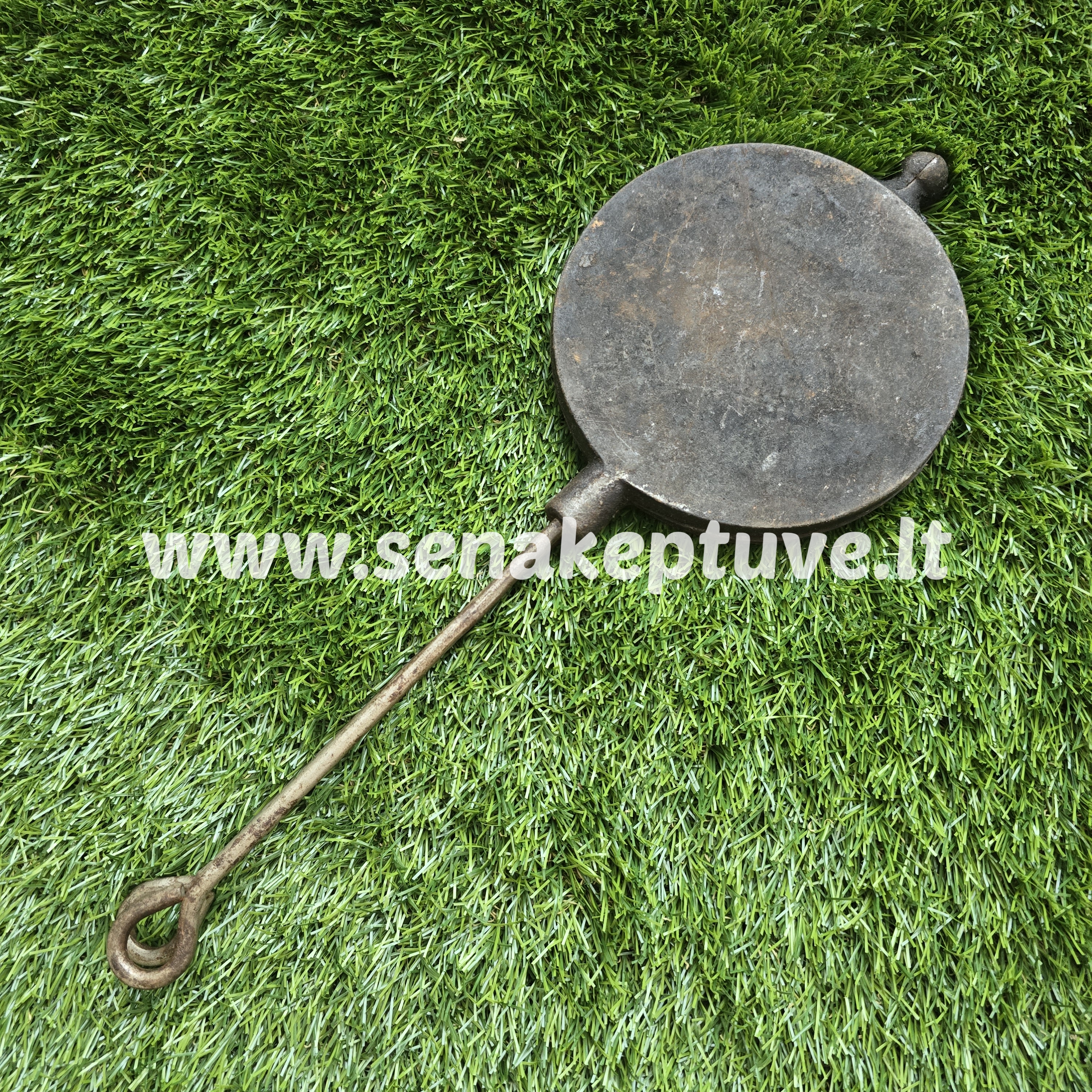 Senovinė ketaus plonų vaflių keptuvė