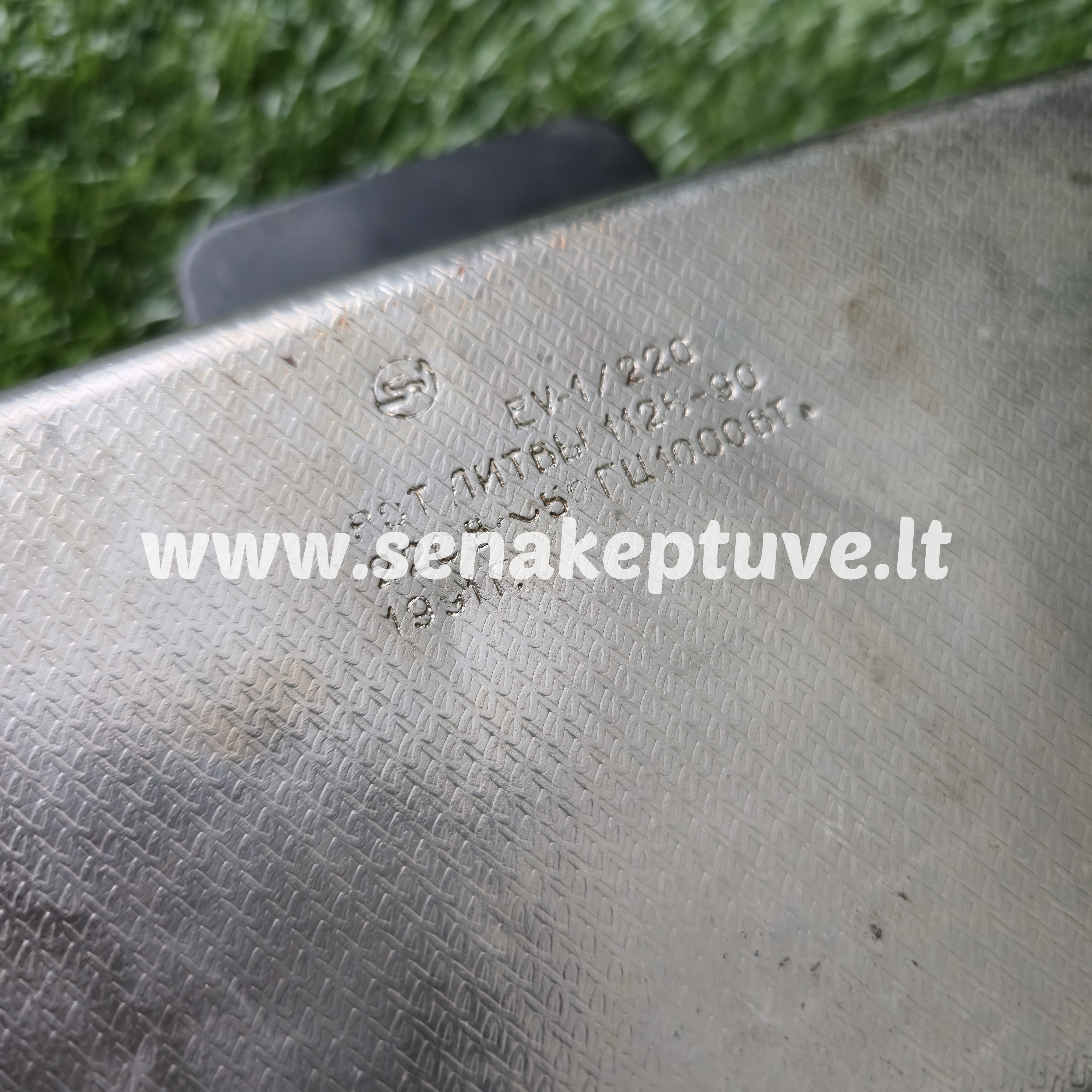 Senovinė elektrinė vaflinė su laidu (suklijuota rankenėlė)