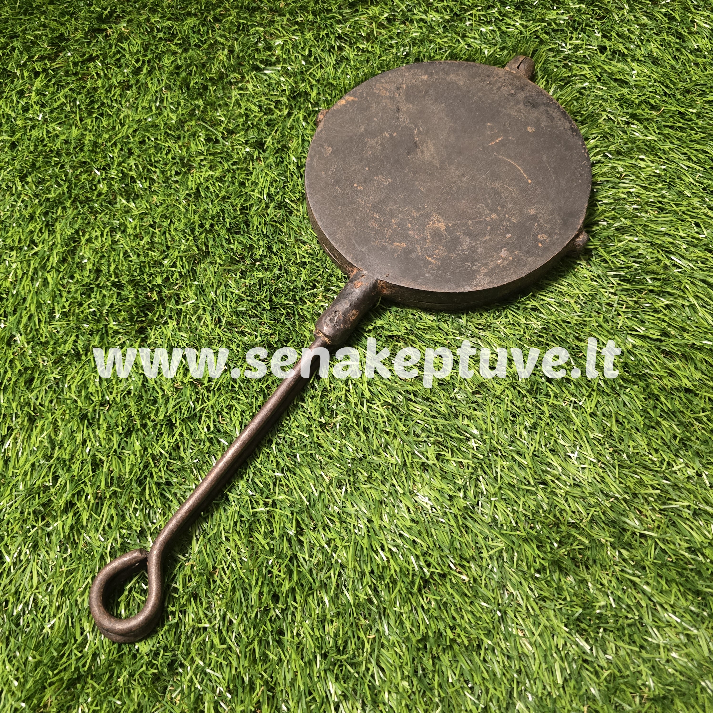 Senovinė ketaus plonų vaflių keptuvė