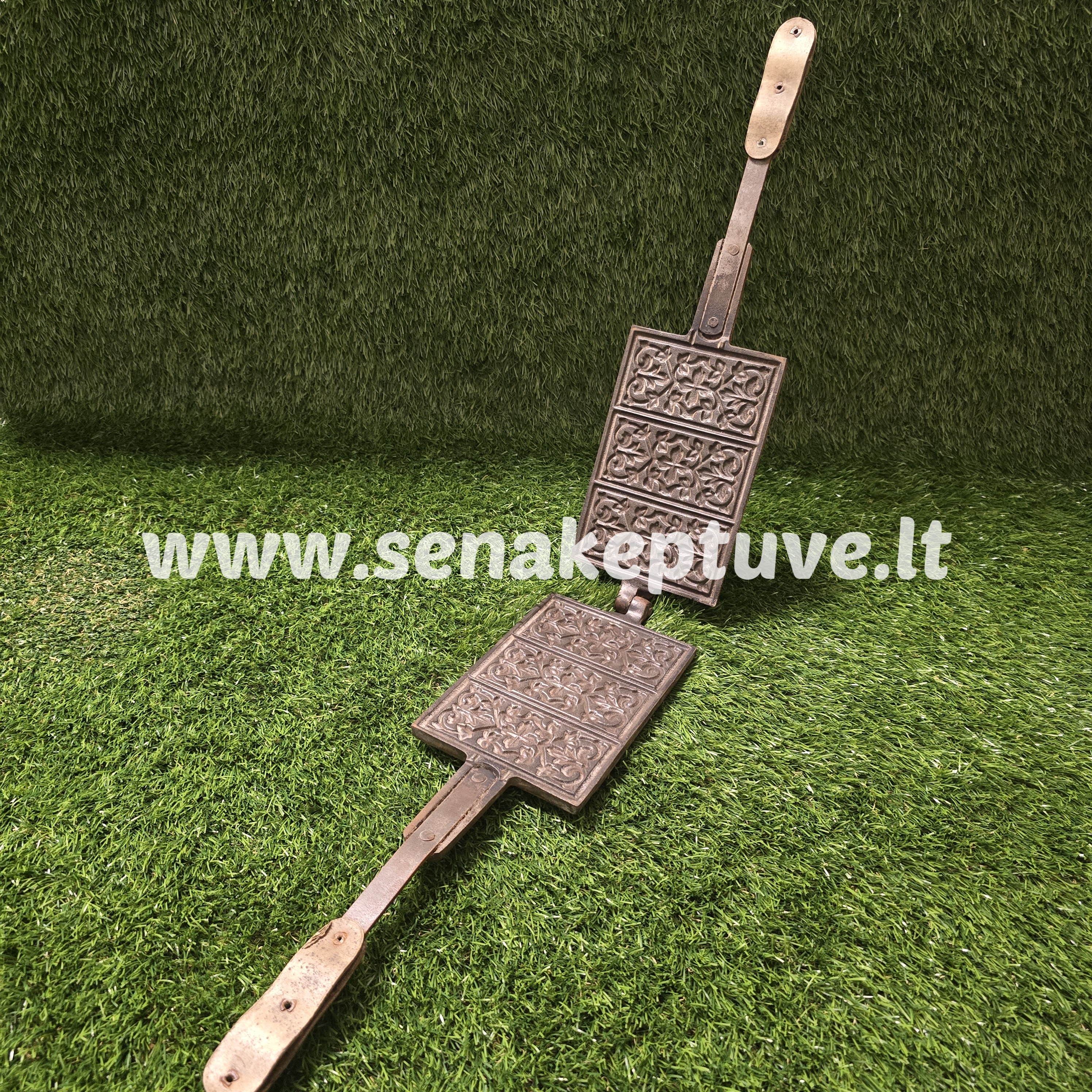 Senovinė ketaus plonų vaflių keptuvė