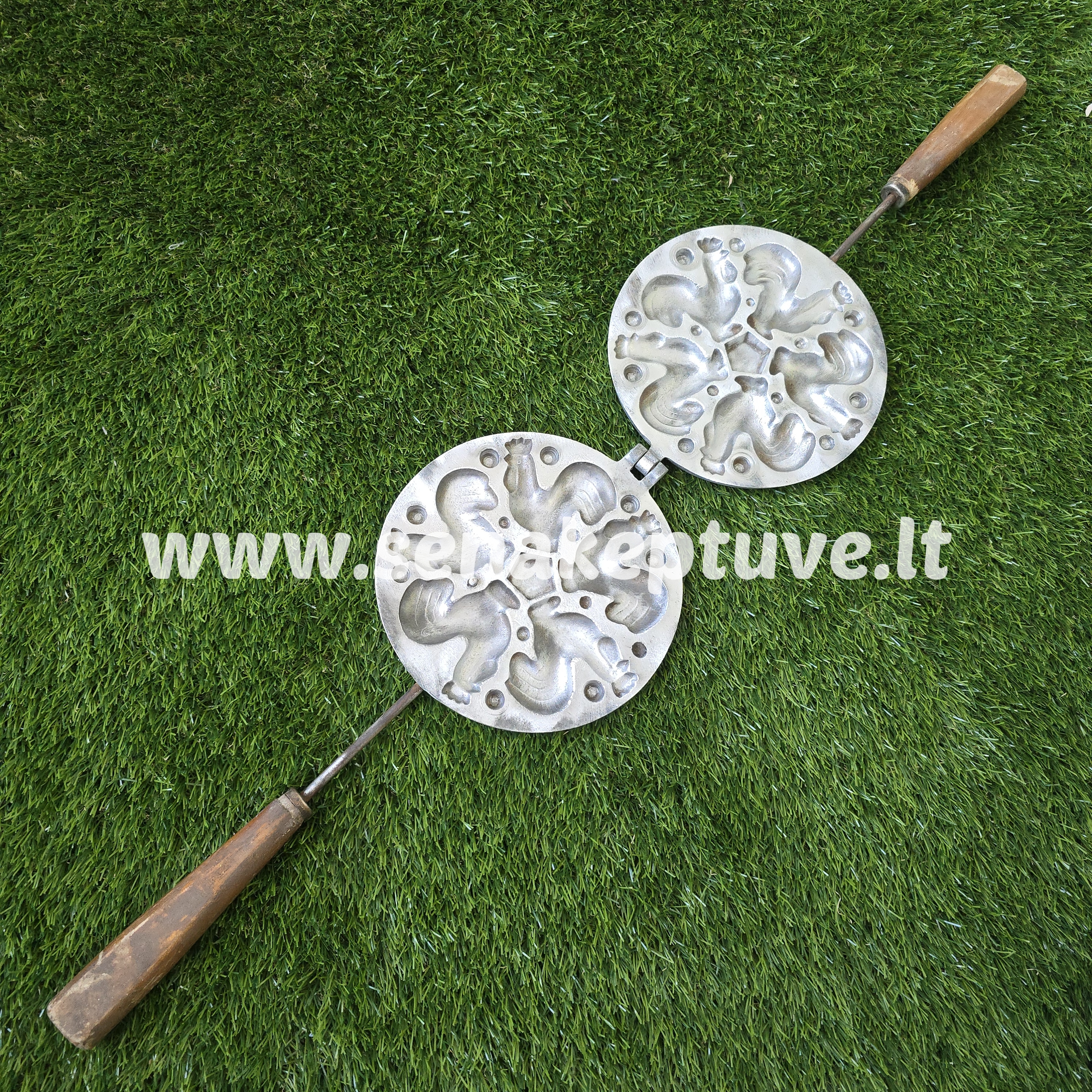 Senovinė gaidelių keptuvė