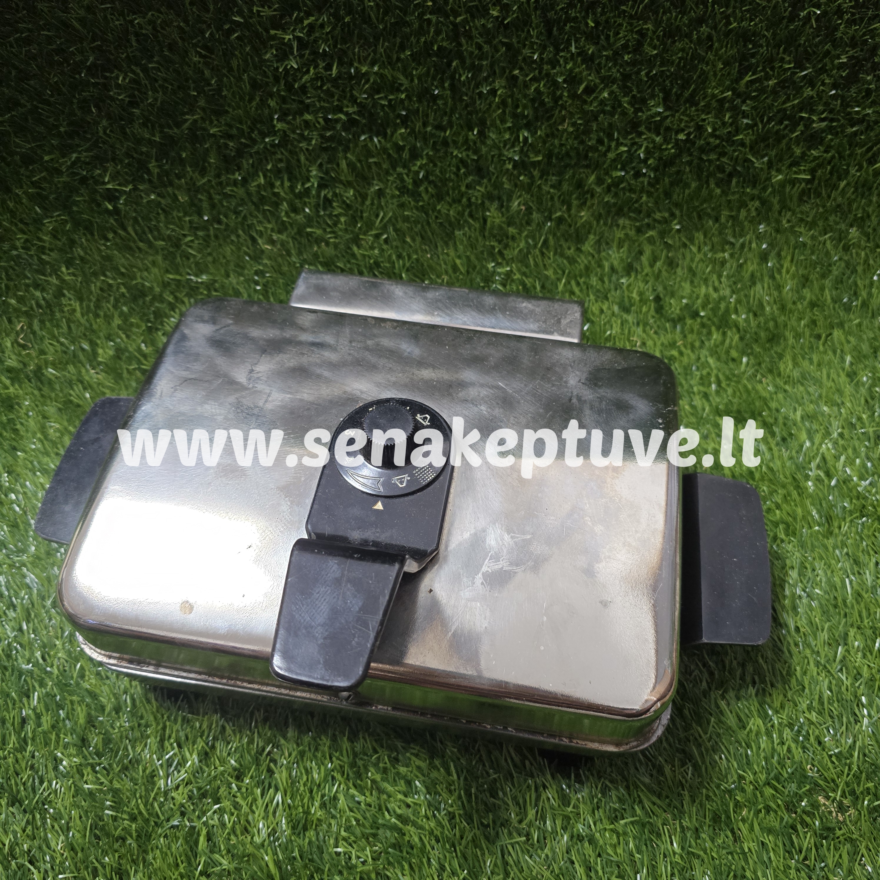 Senovinė elektrinė vaflinė su laidu