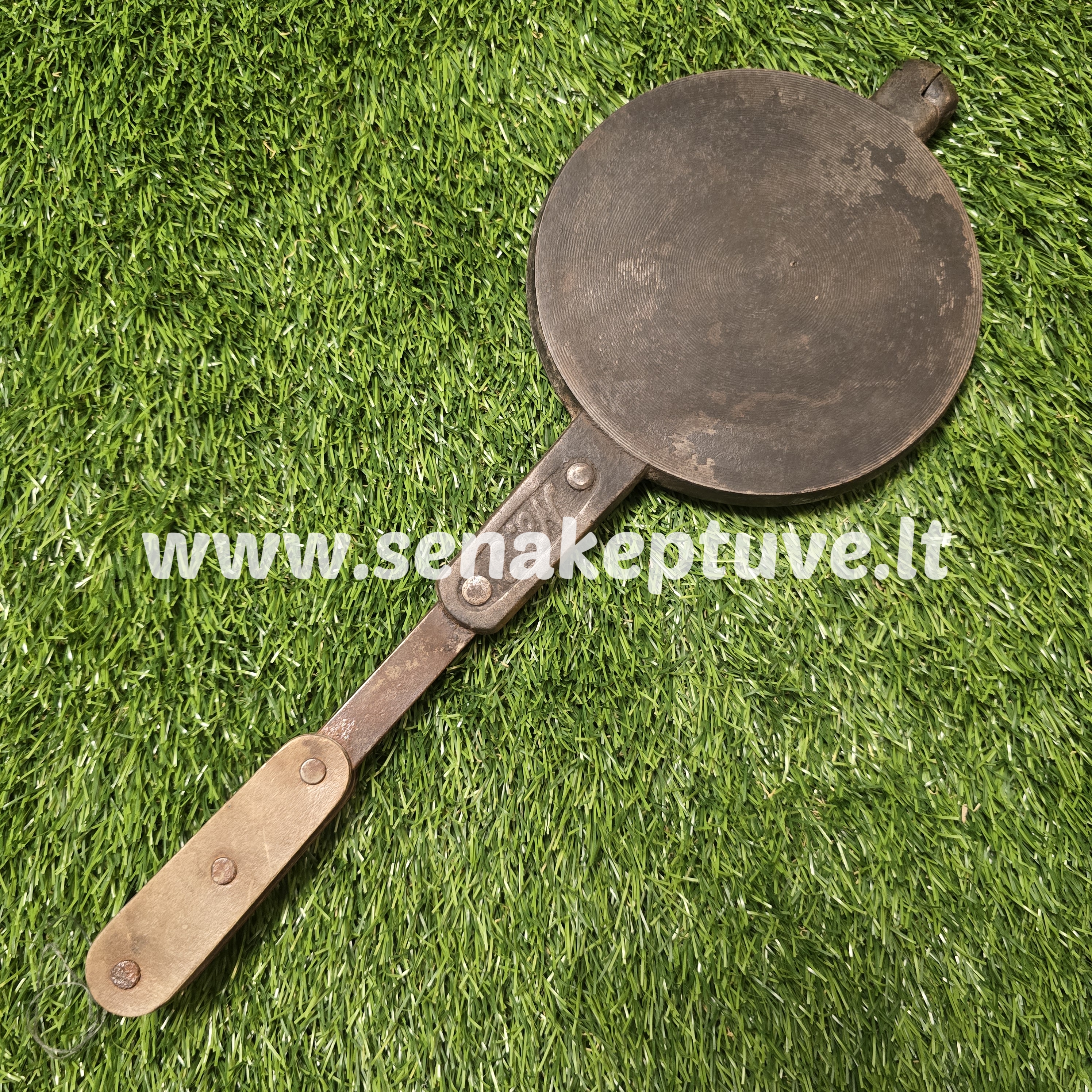 Senovinė ketaus plonų vaflių keptuvė