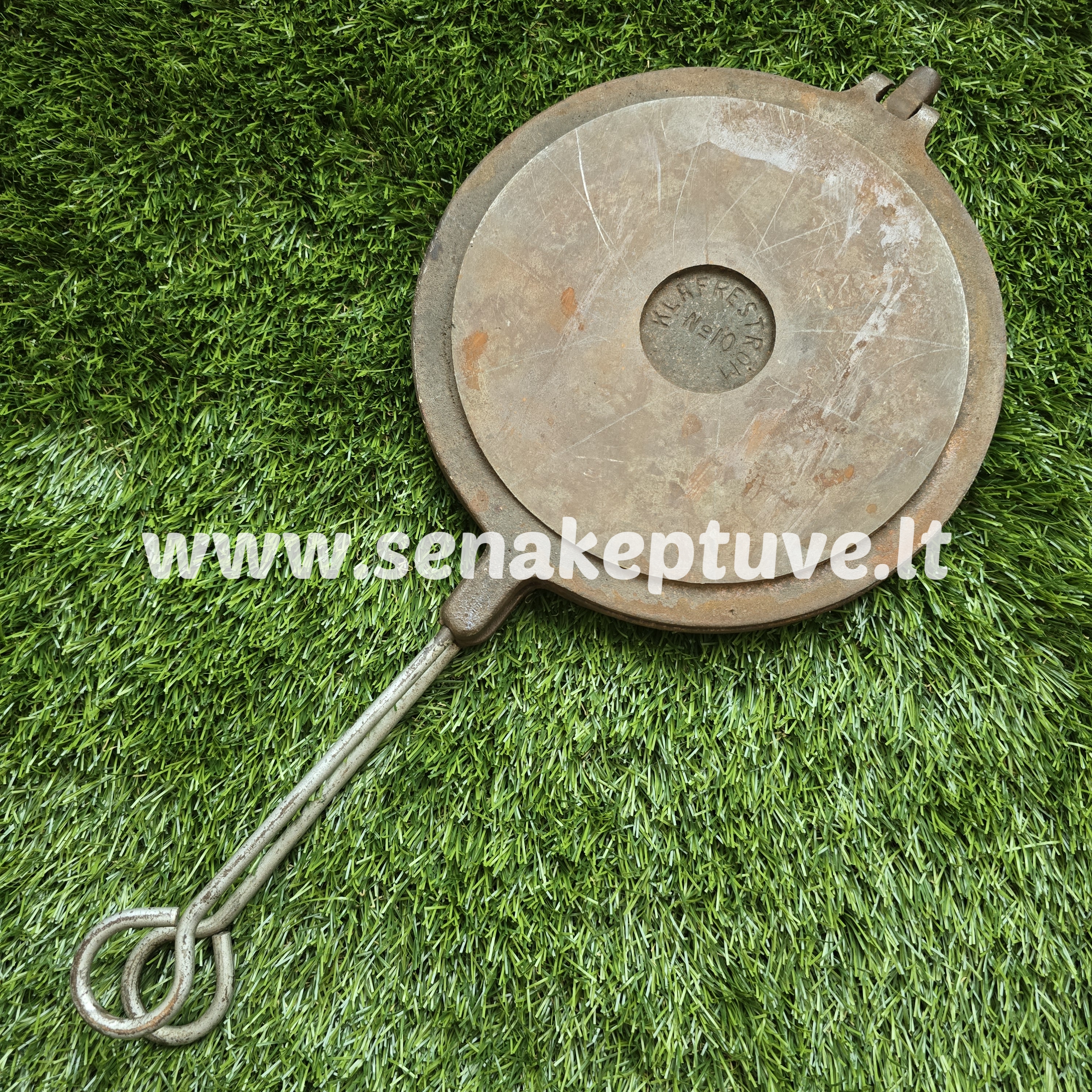 Senovinė ketaus čirvinių blynų keptuvė