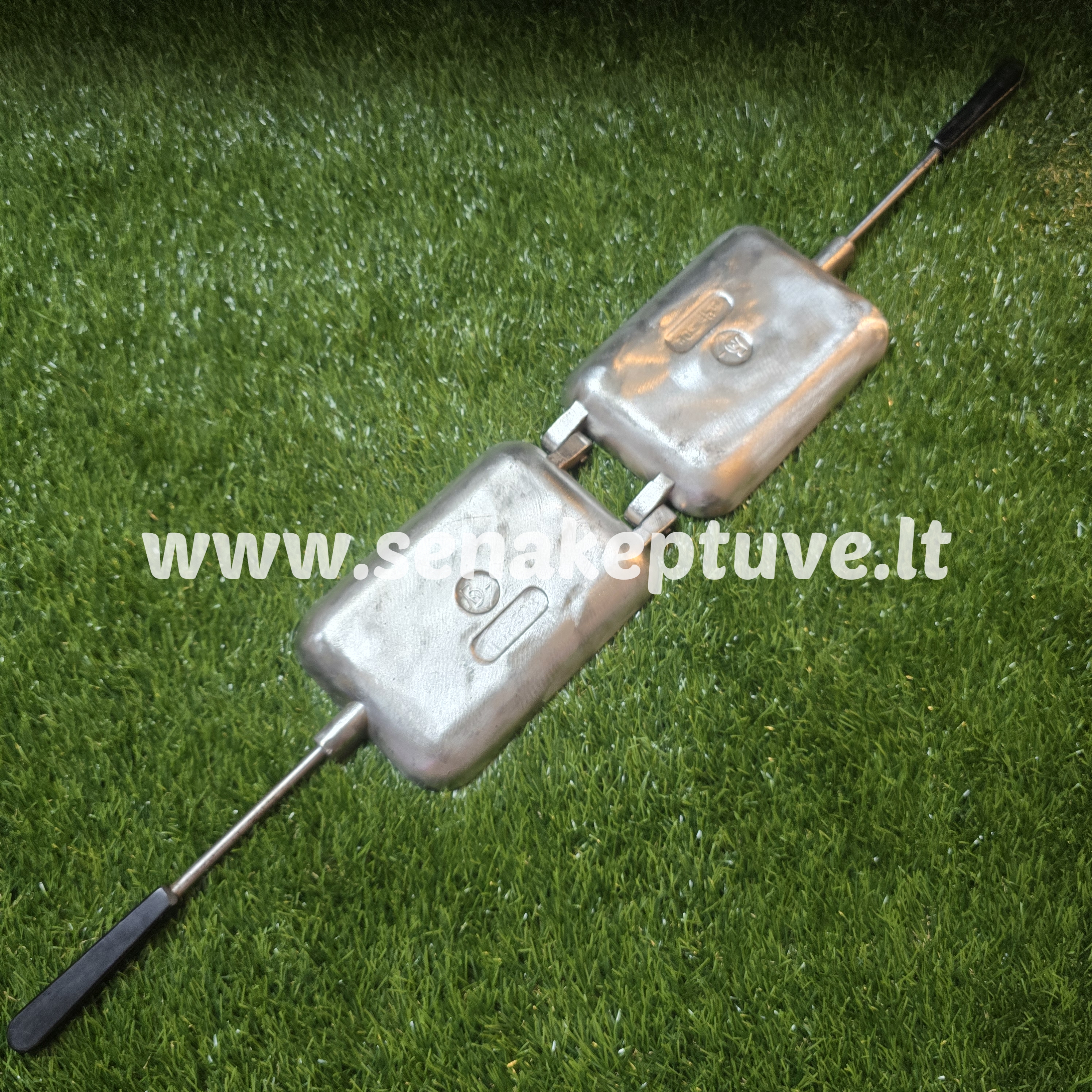 Senovinė asorti (6 grybukai, 8 riešutėliai) keptuvė