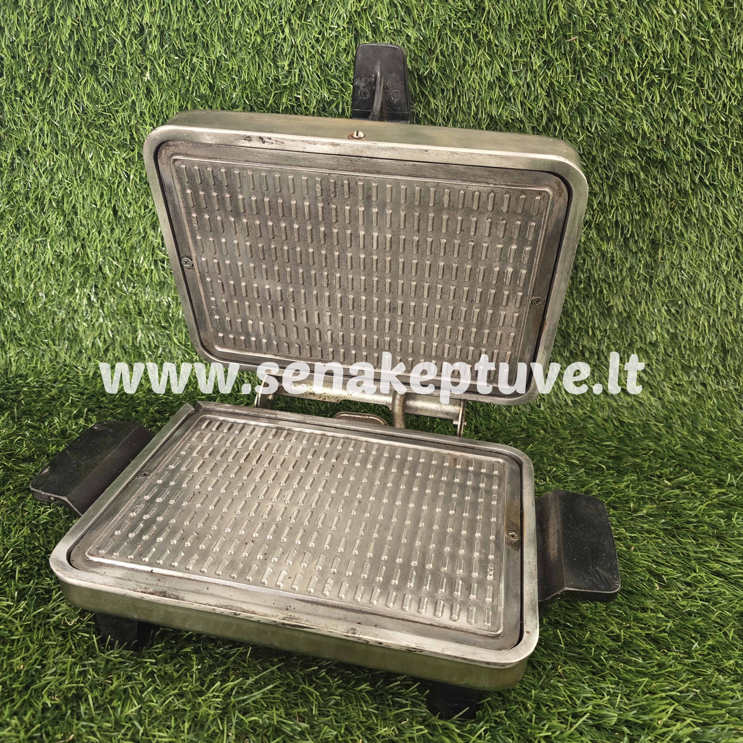 Senovinė elektrinė vaflinė su laidu