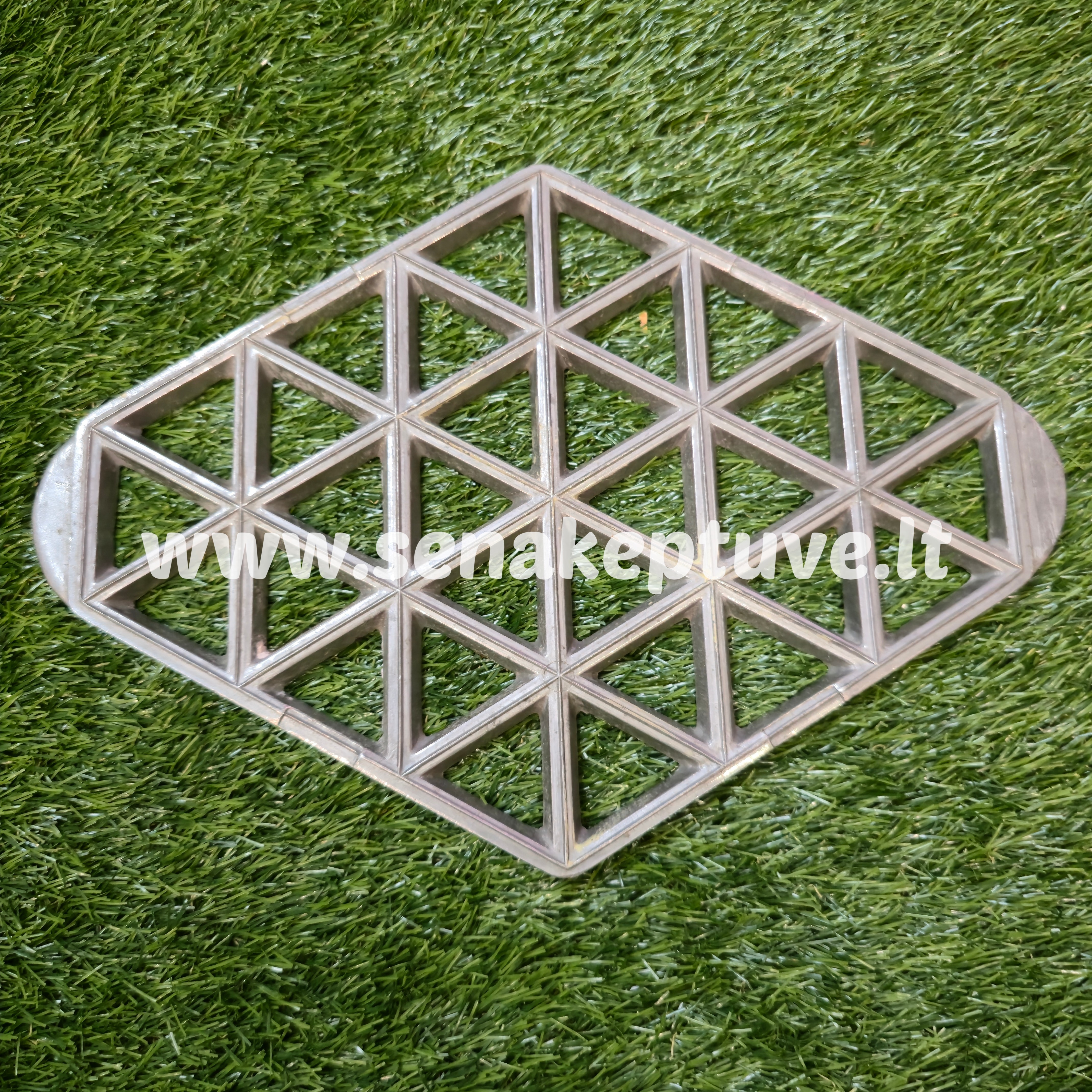 Senovinė koldūnų kepimo forma