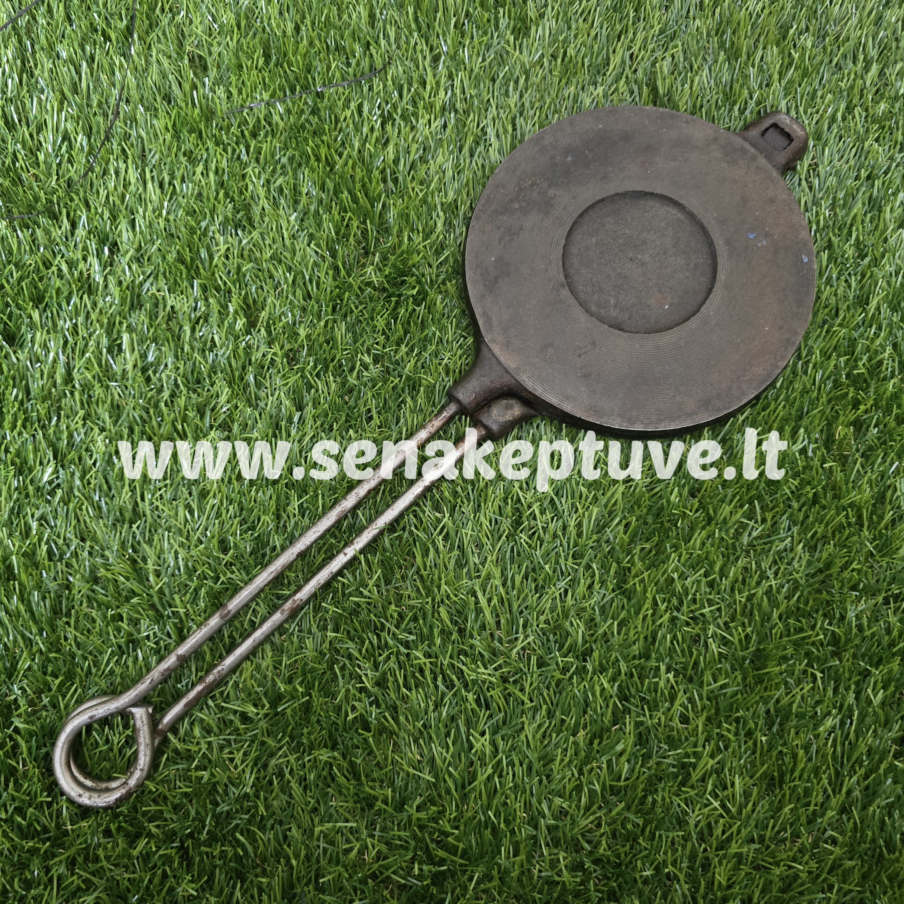 Senovinė ketaus plonų vaflių keptuvė