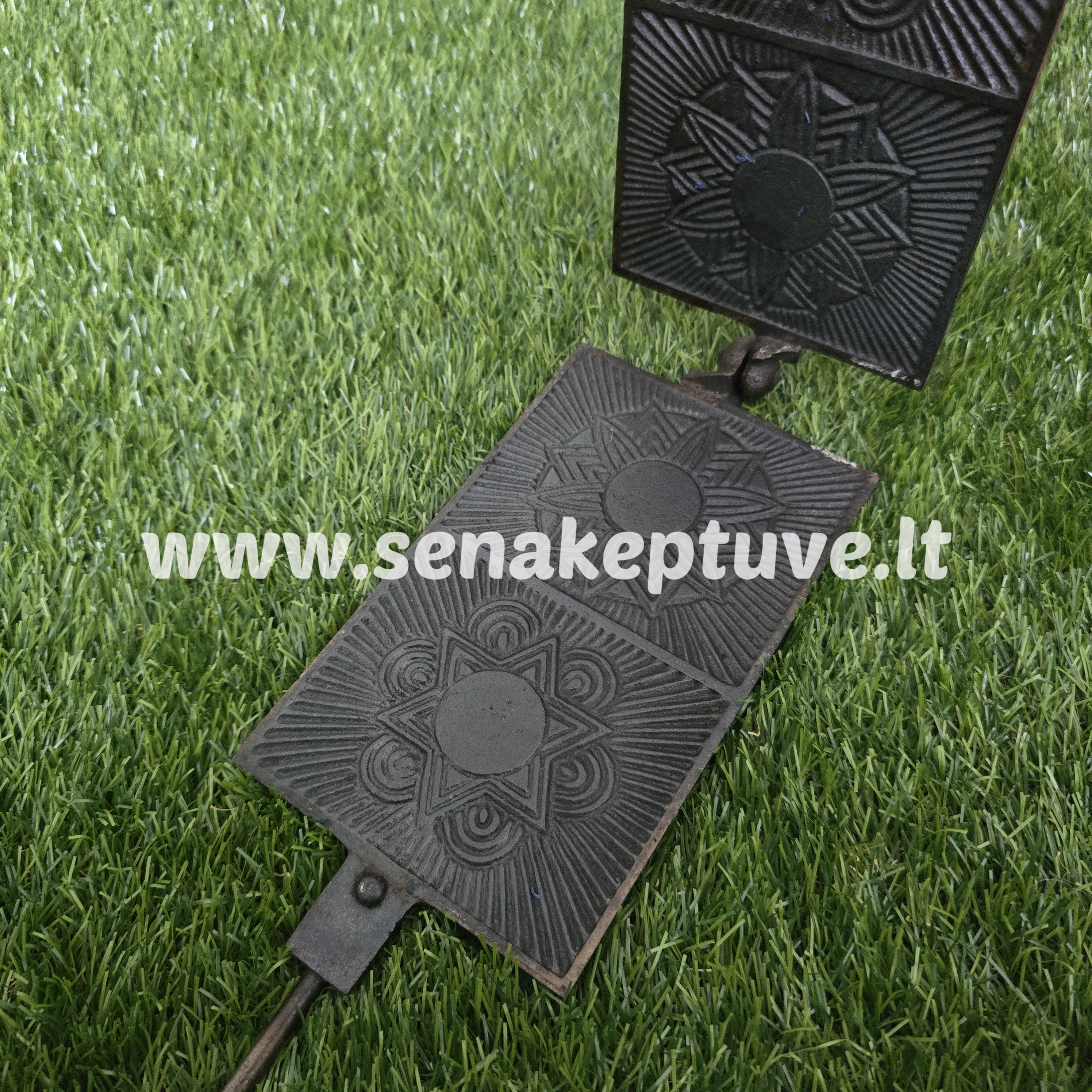 Senovinė ketaus plonų vaflių keptuvė