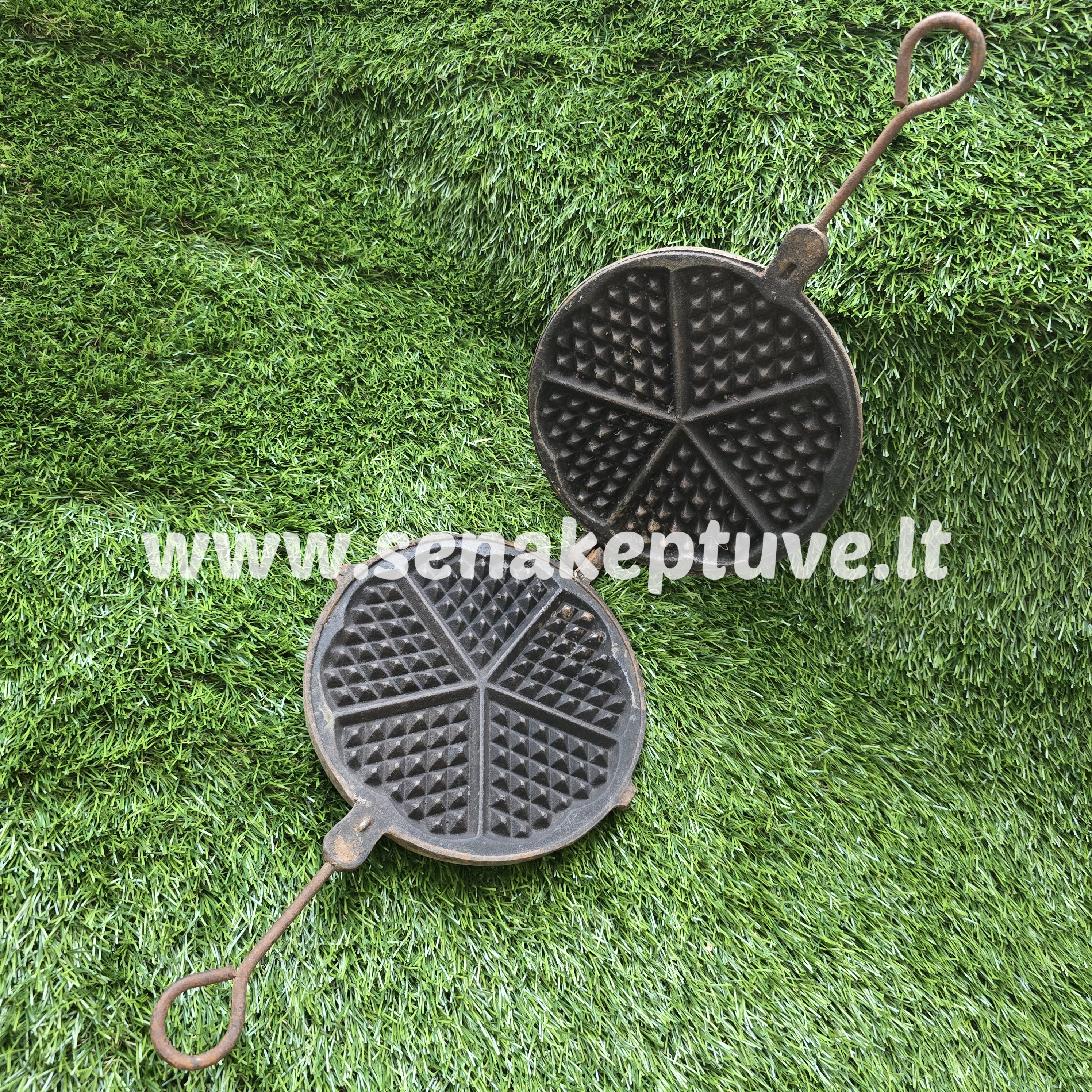 Senovinė ketaus čirvinių blynų keptuvė