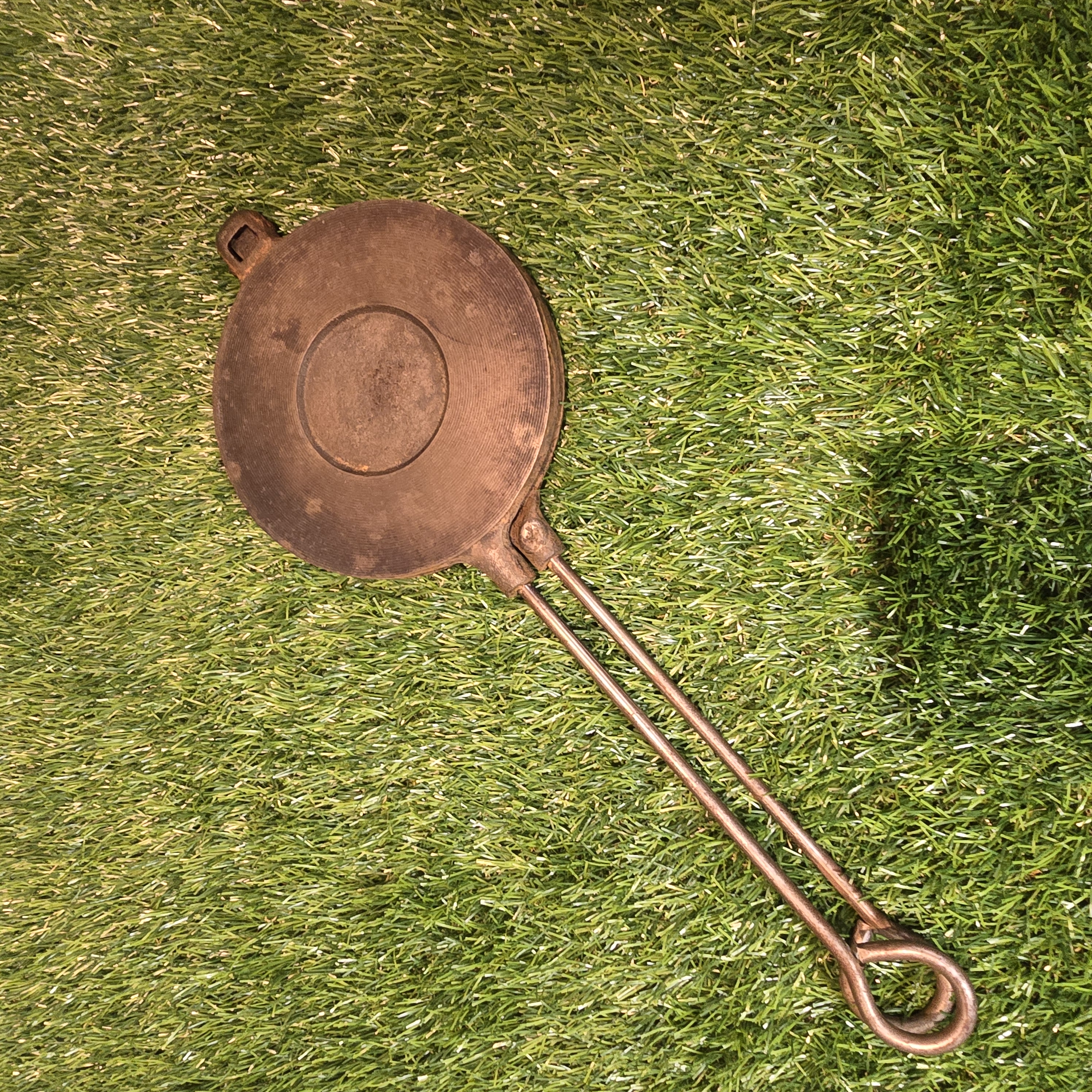 Ketaus plonų vaflių keptuvė