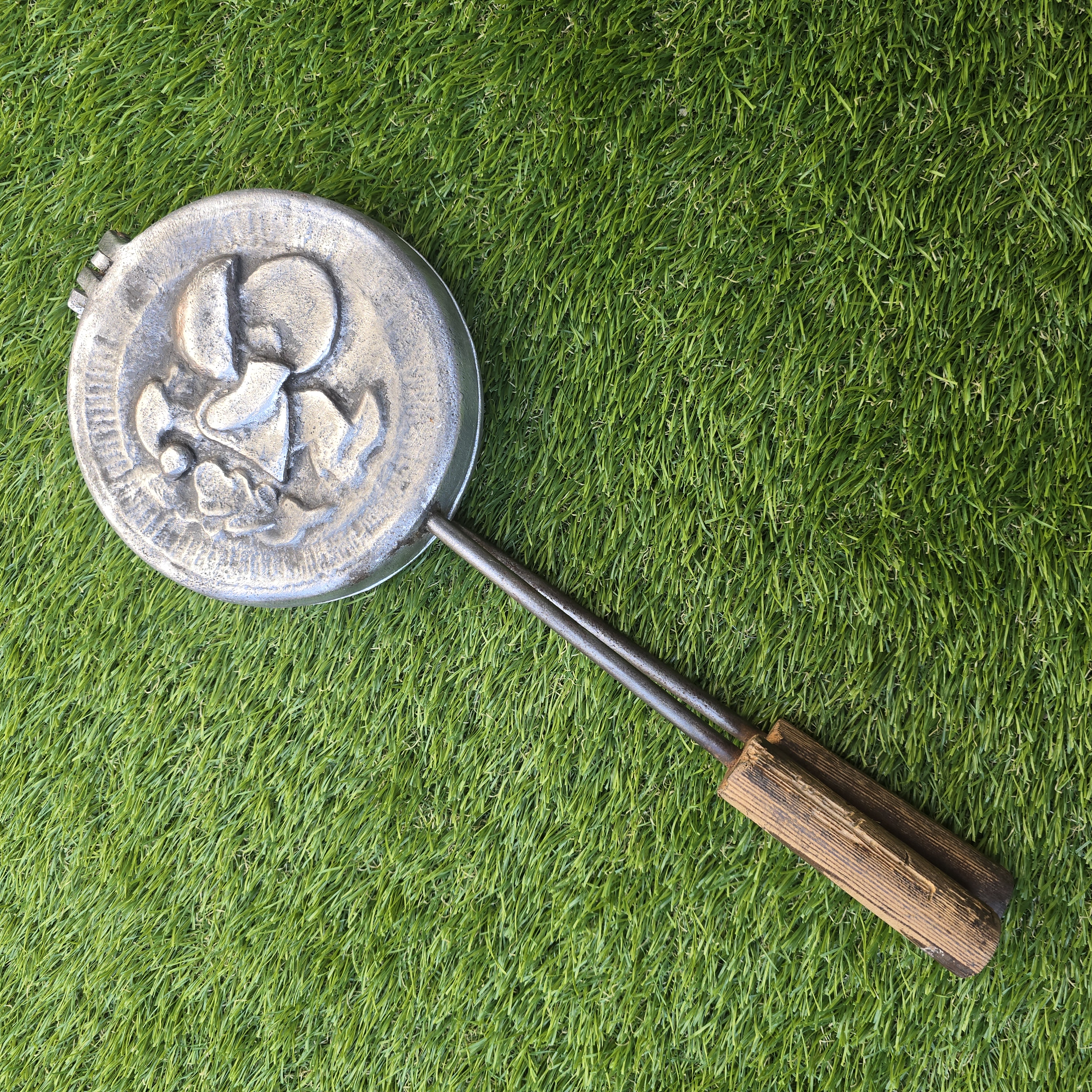 Senovinė grybukų keptuvė