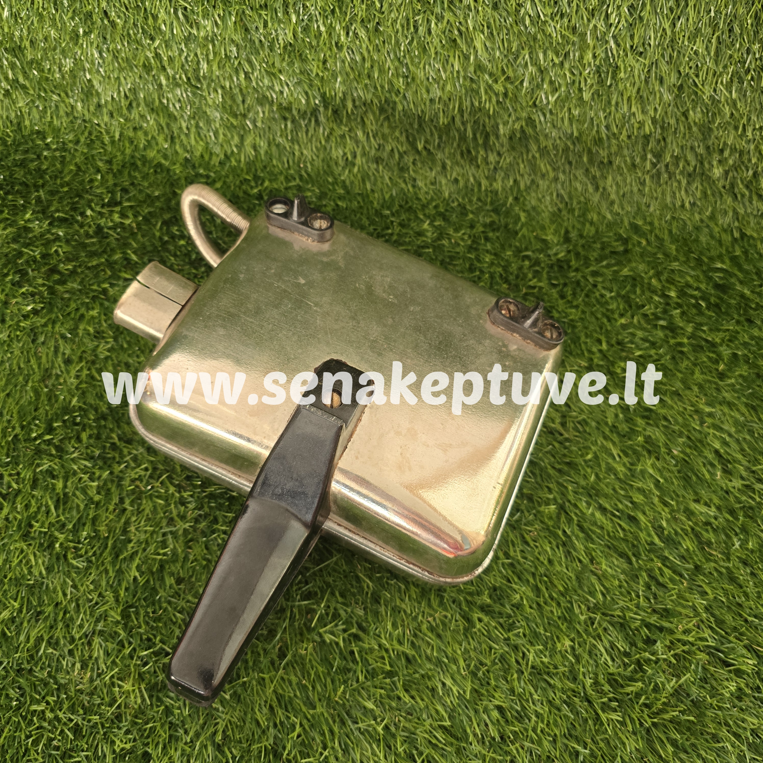 Senovinė elektrinė vaflinė su laidu