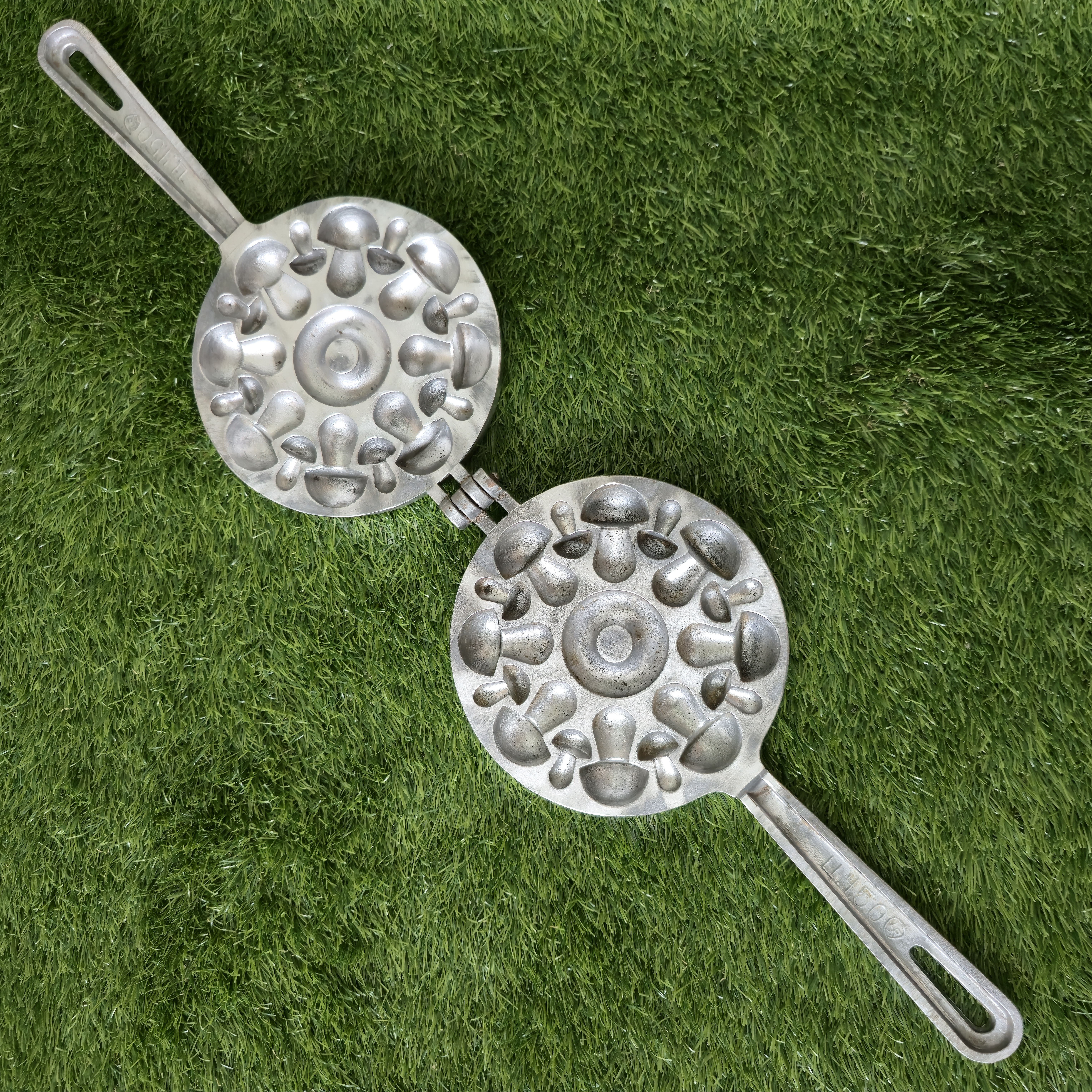 Senovinė grybukų keptuvė