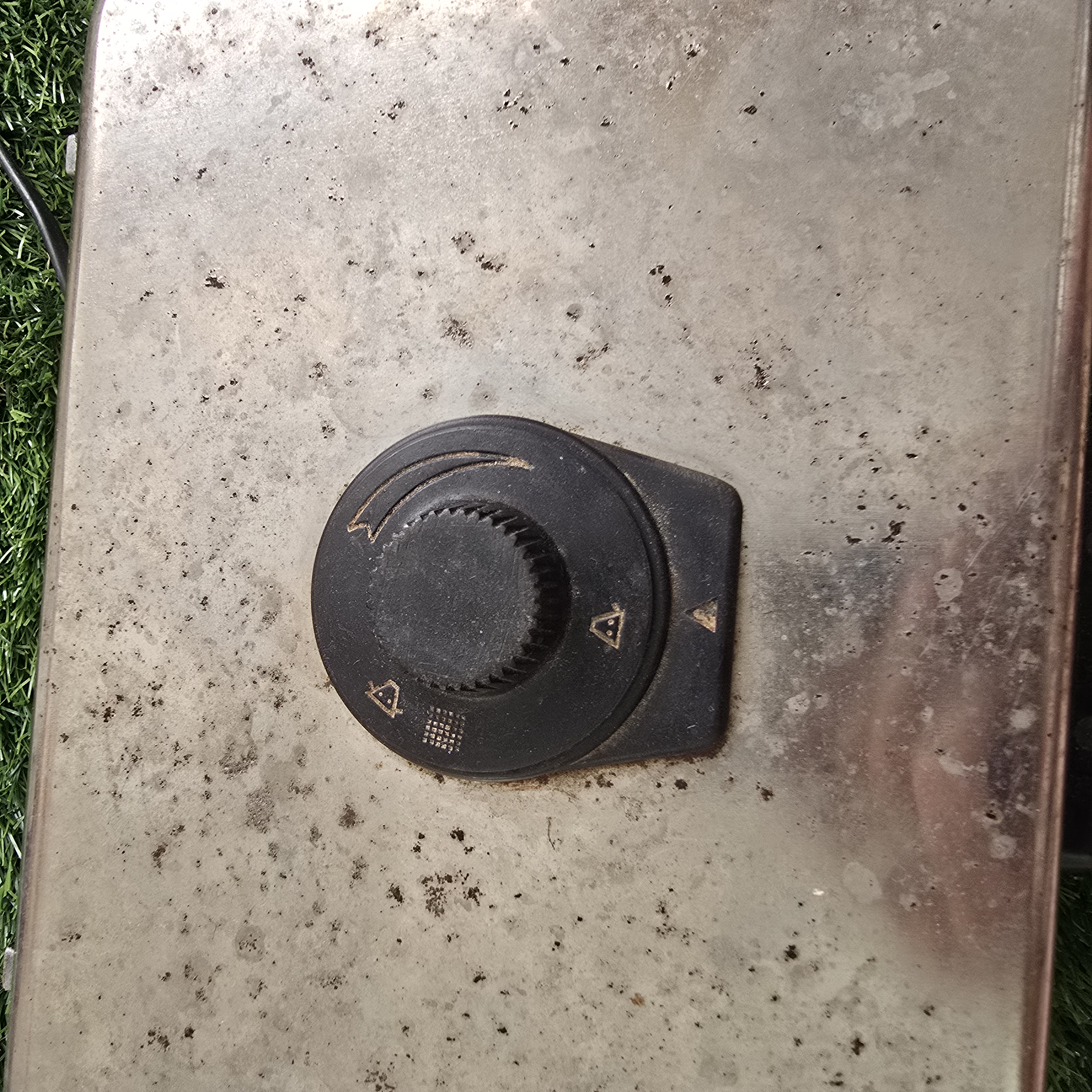 Senovinė elektrinė vaflinė su laidu