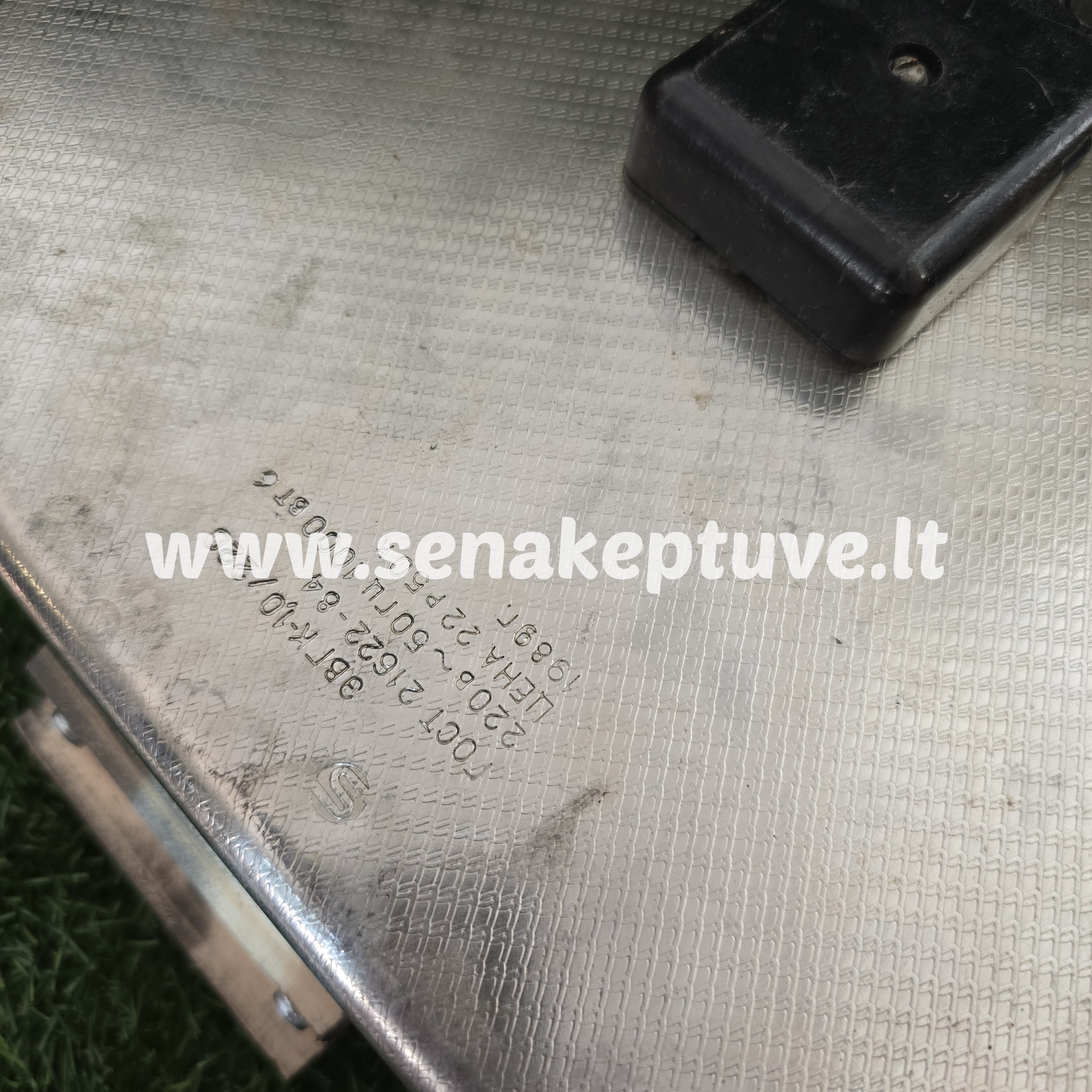 Senovinė elektrinė vaflinė su laidu