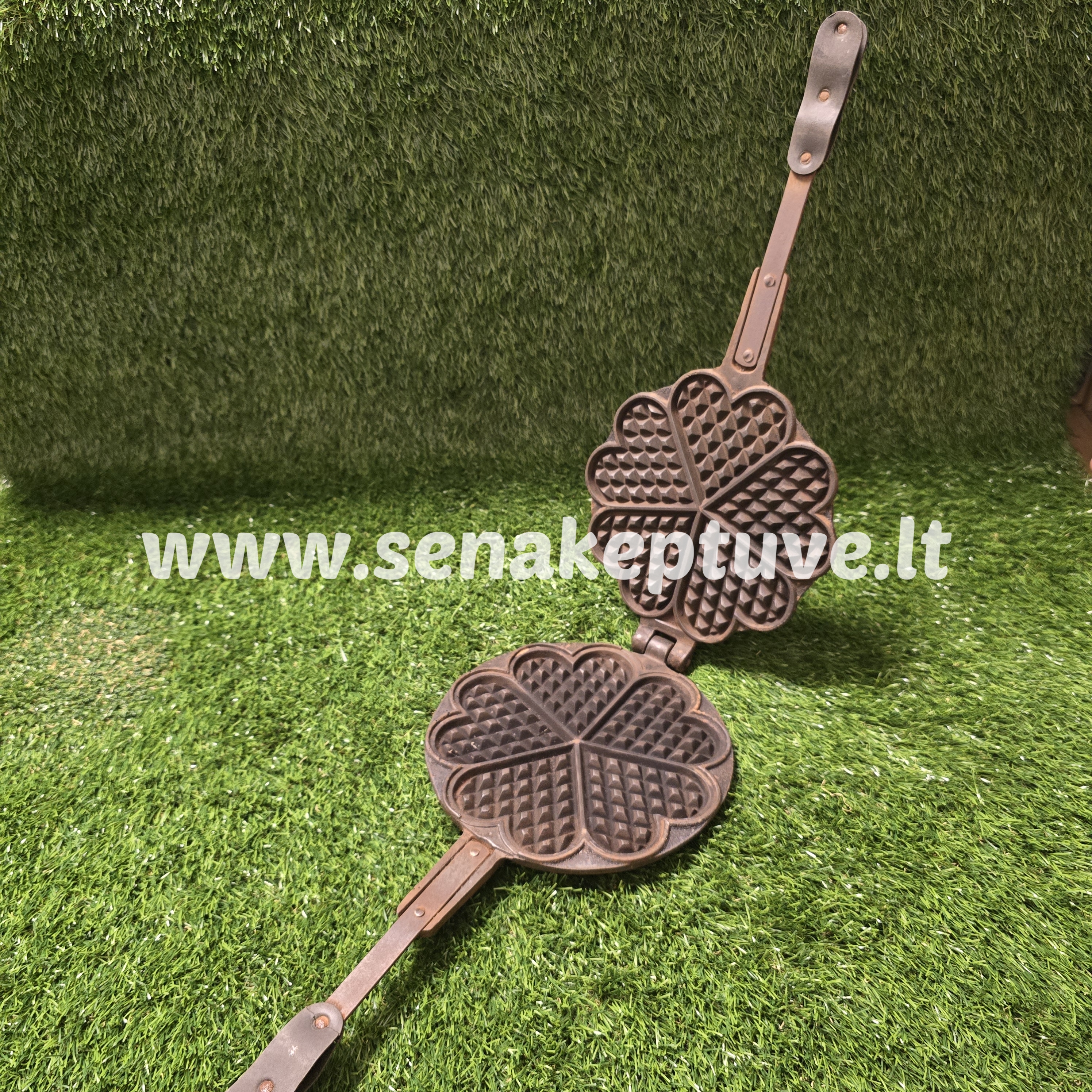 Senovinė ketaus čirvinių blynų keptuvė