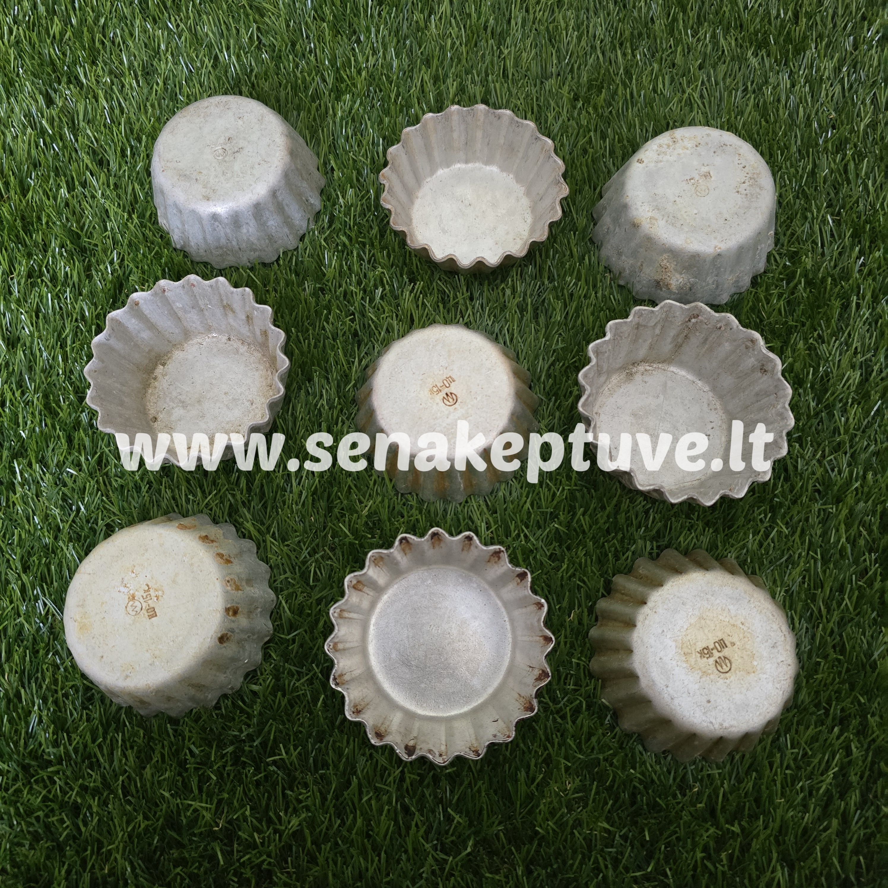 Senovinės kepimo formelės - krepšeliai