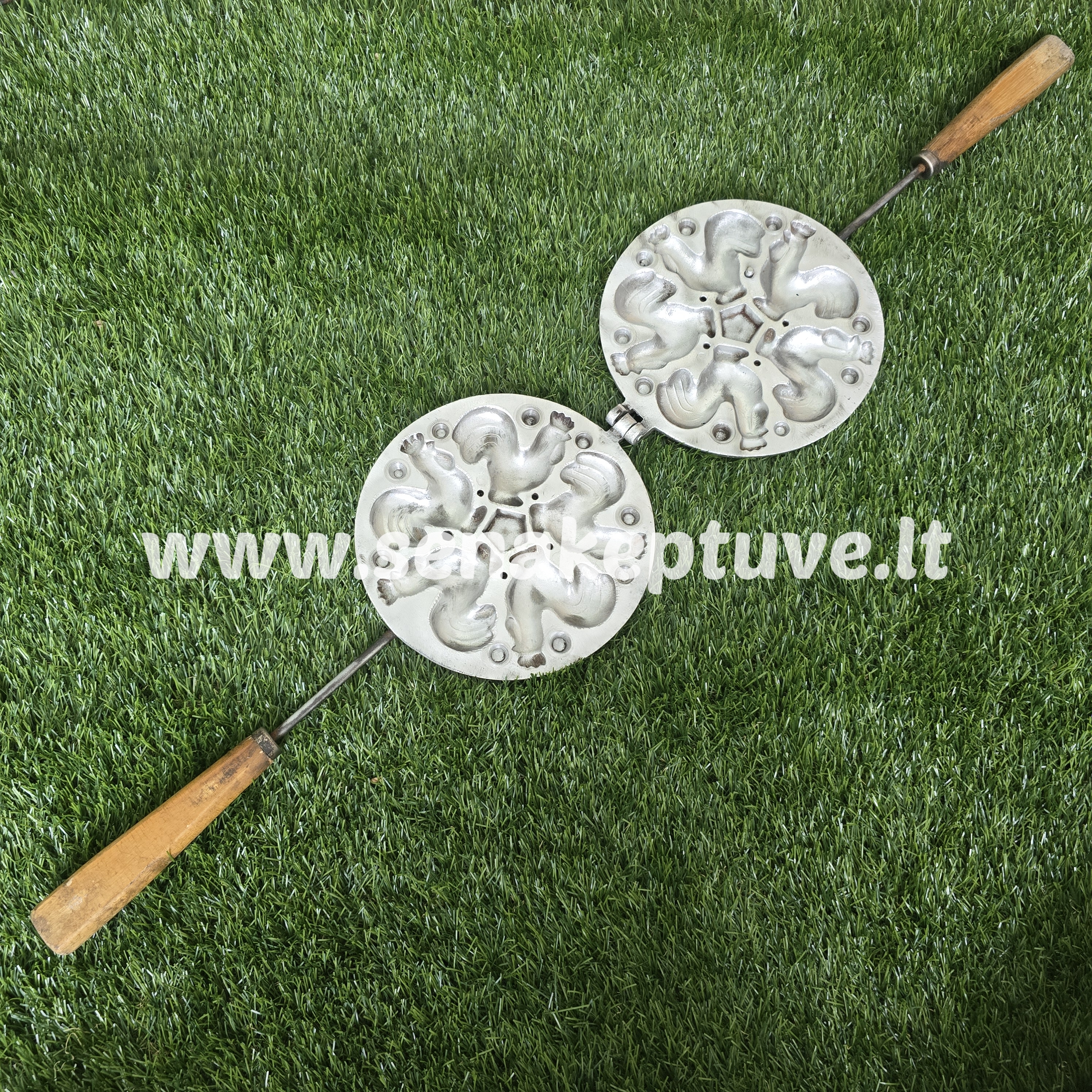 Senovinė gaidelių keptuvė