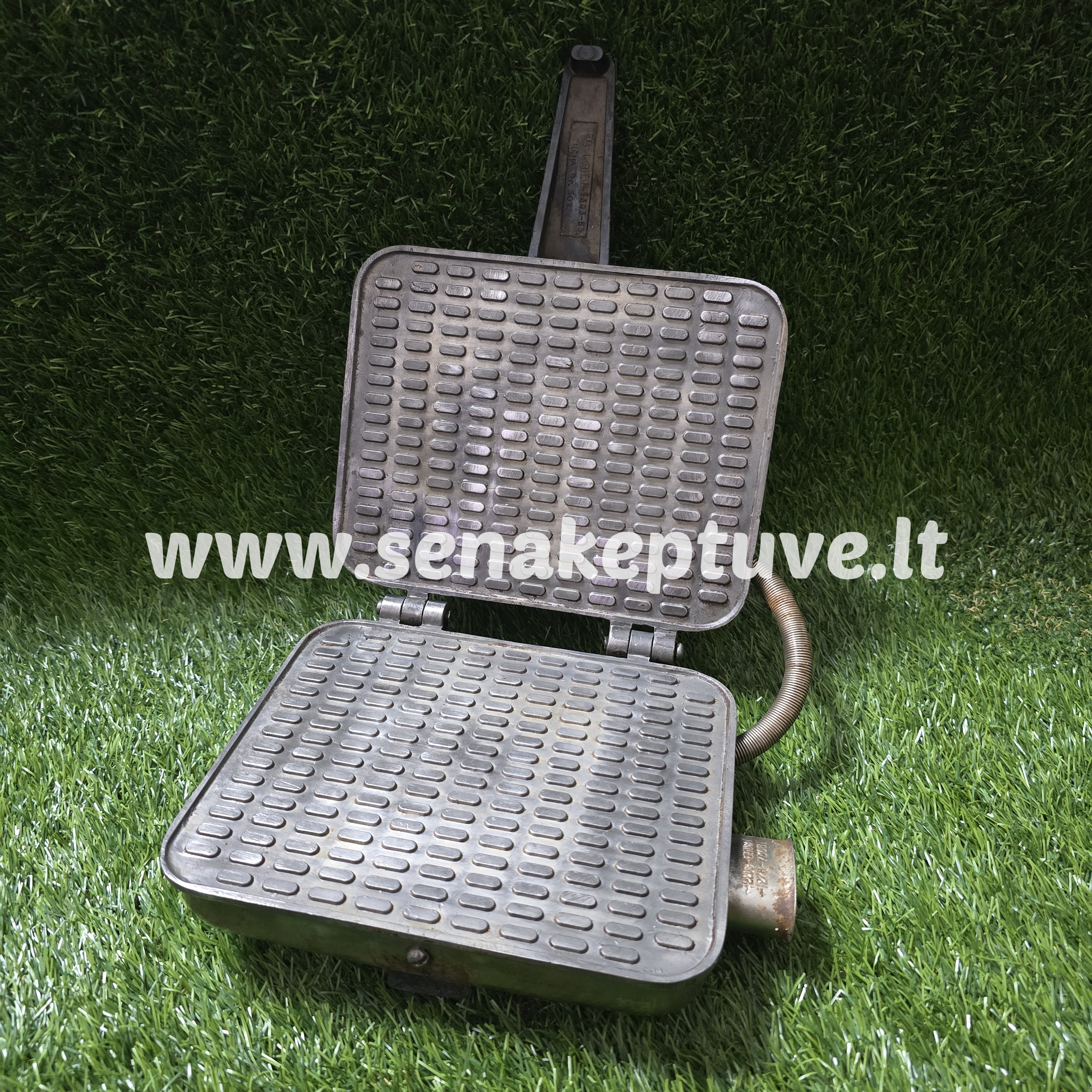 Senovinė elektrinė vaflinė su laidu (nėra apatinės rankenos)