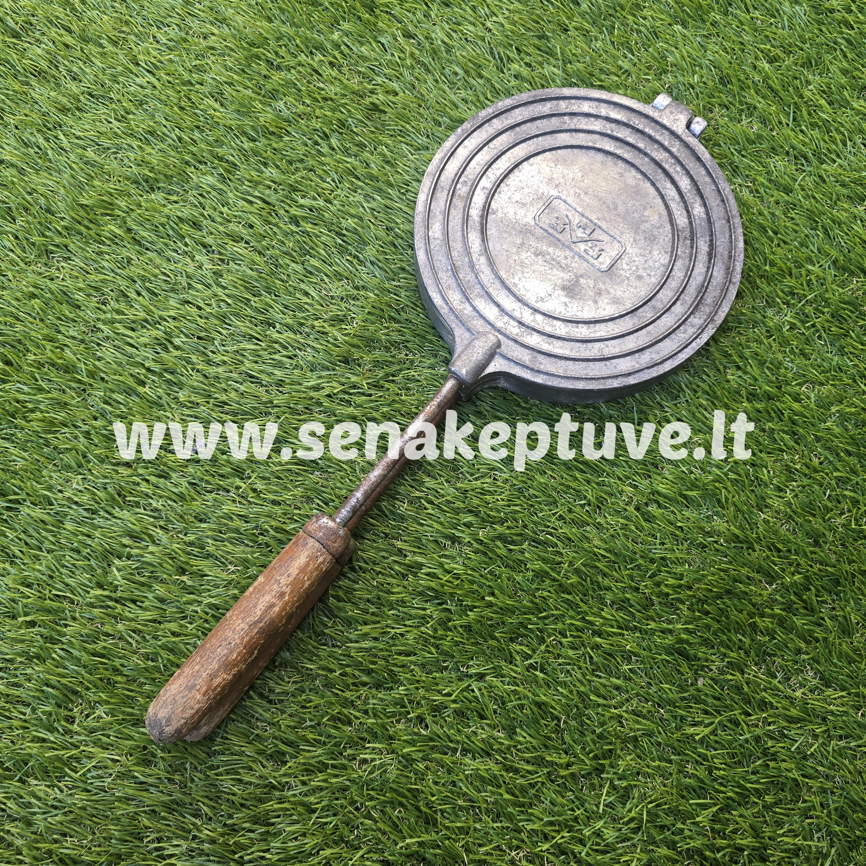 Senovinė blynų keptuvė