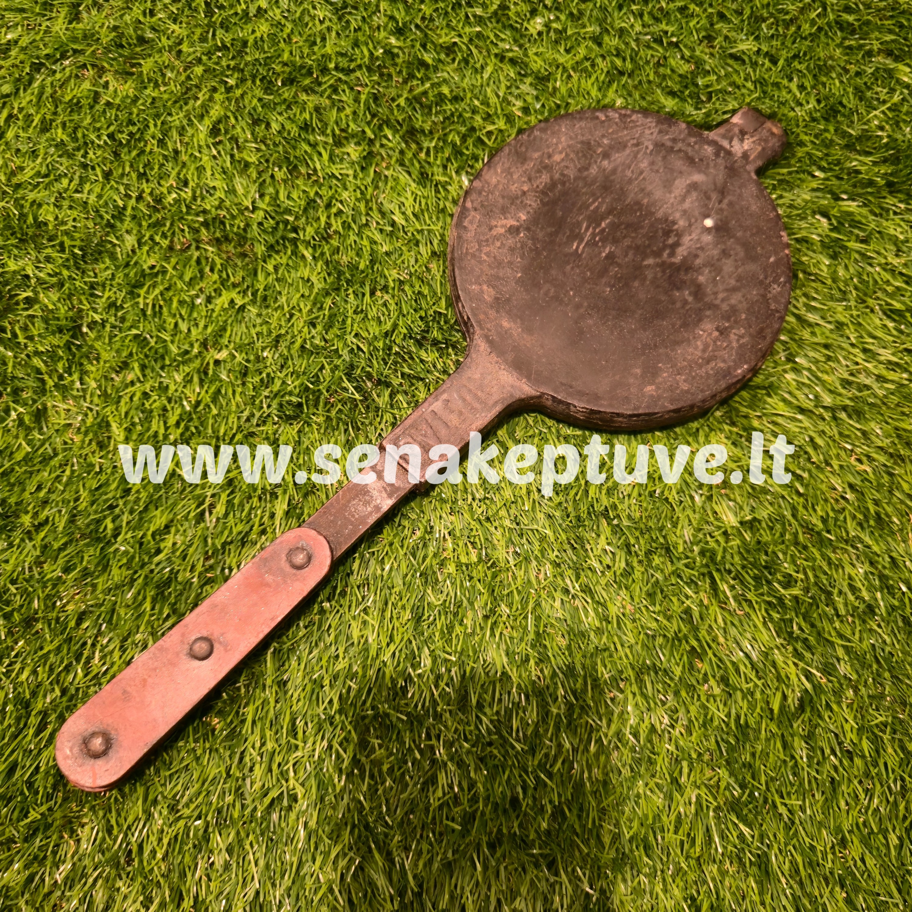 Senovinė ketaus plonų vaflių keptuvė