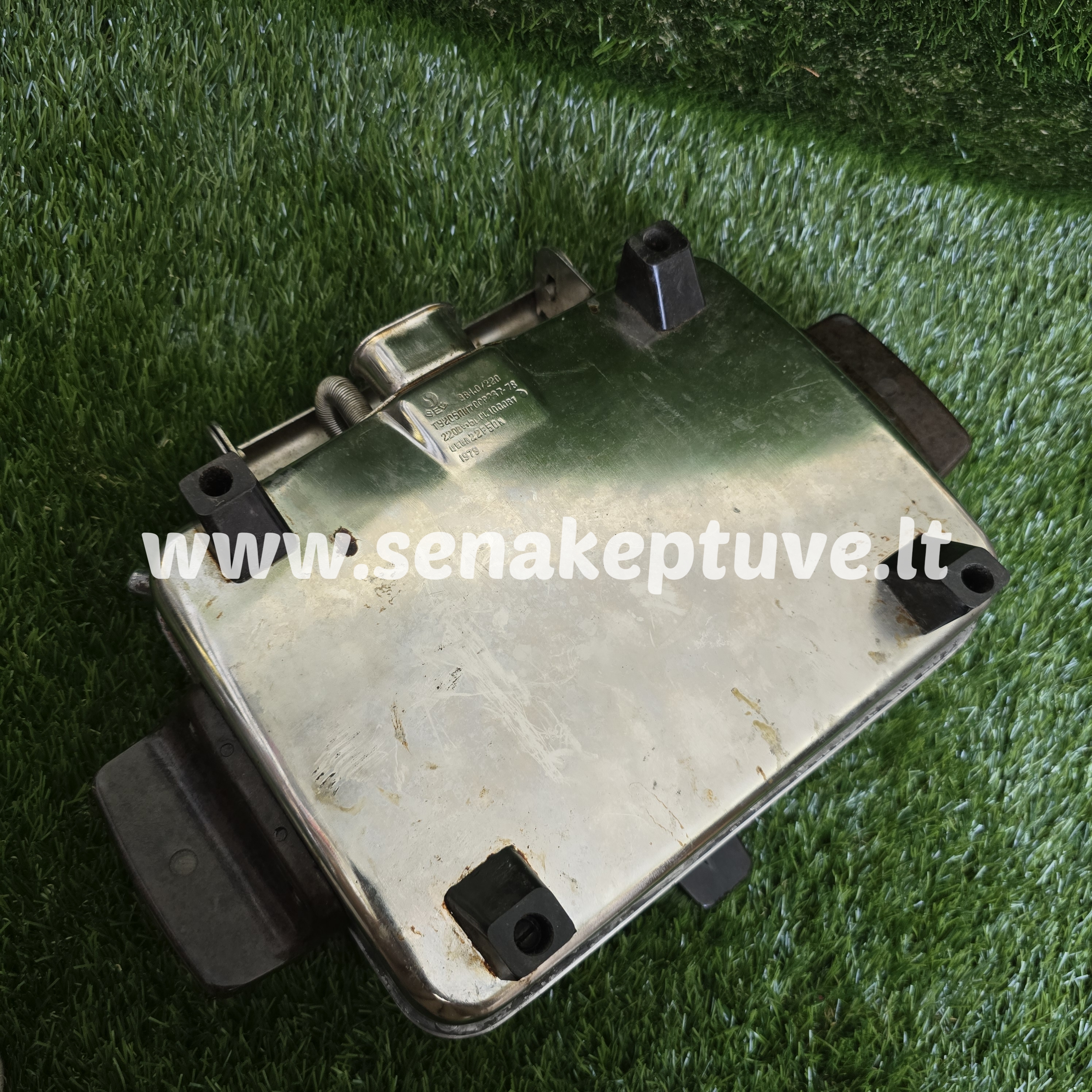 Senovinė elektrinė vaflinė su laidu