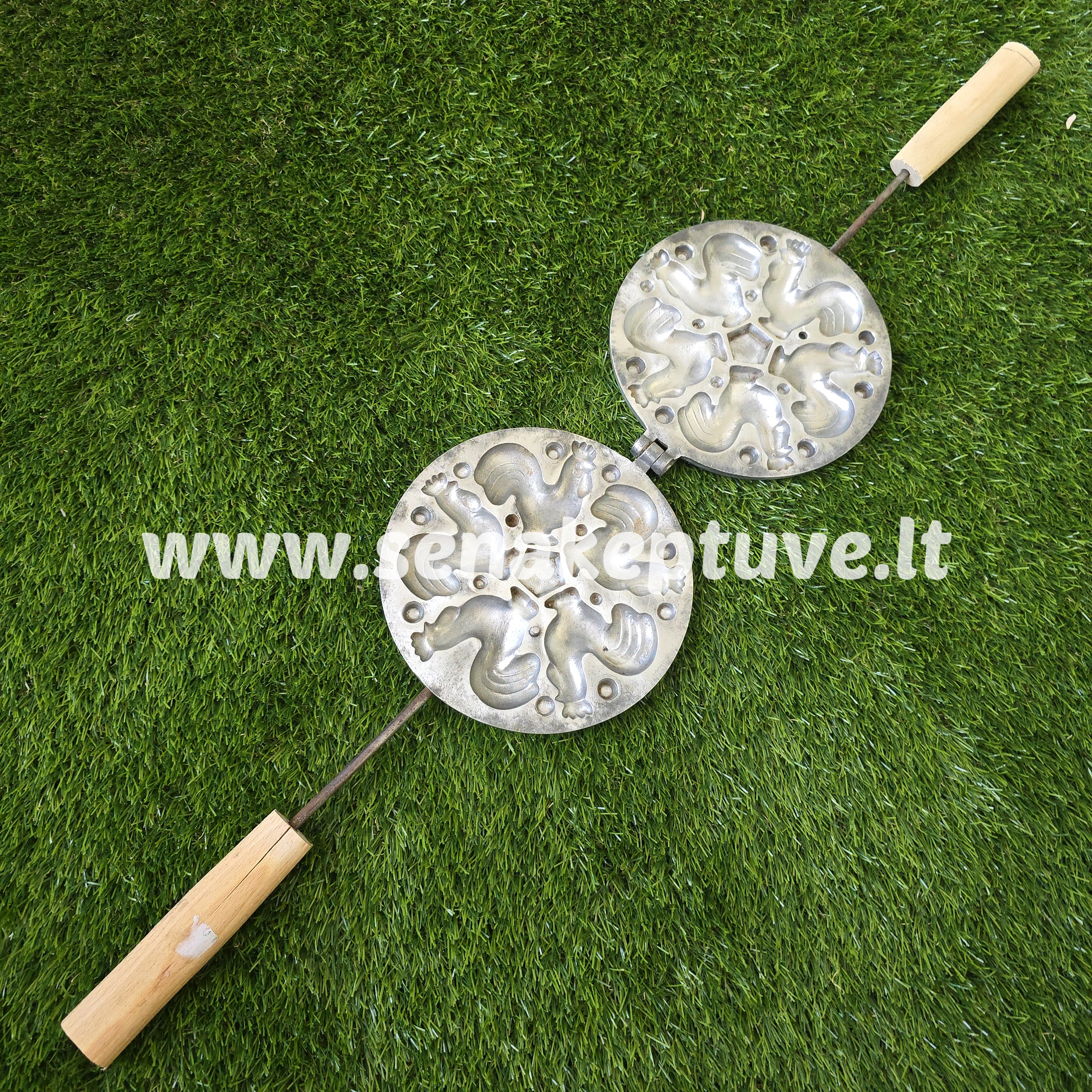 Senovinė gaidelių keptuvė