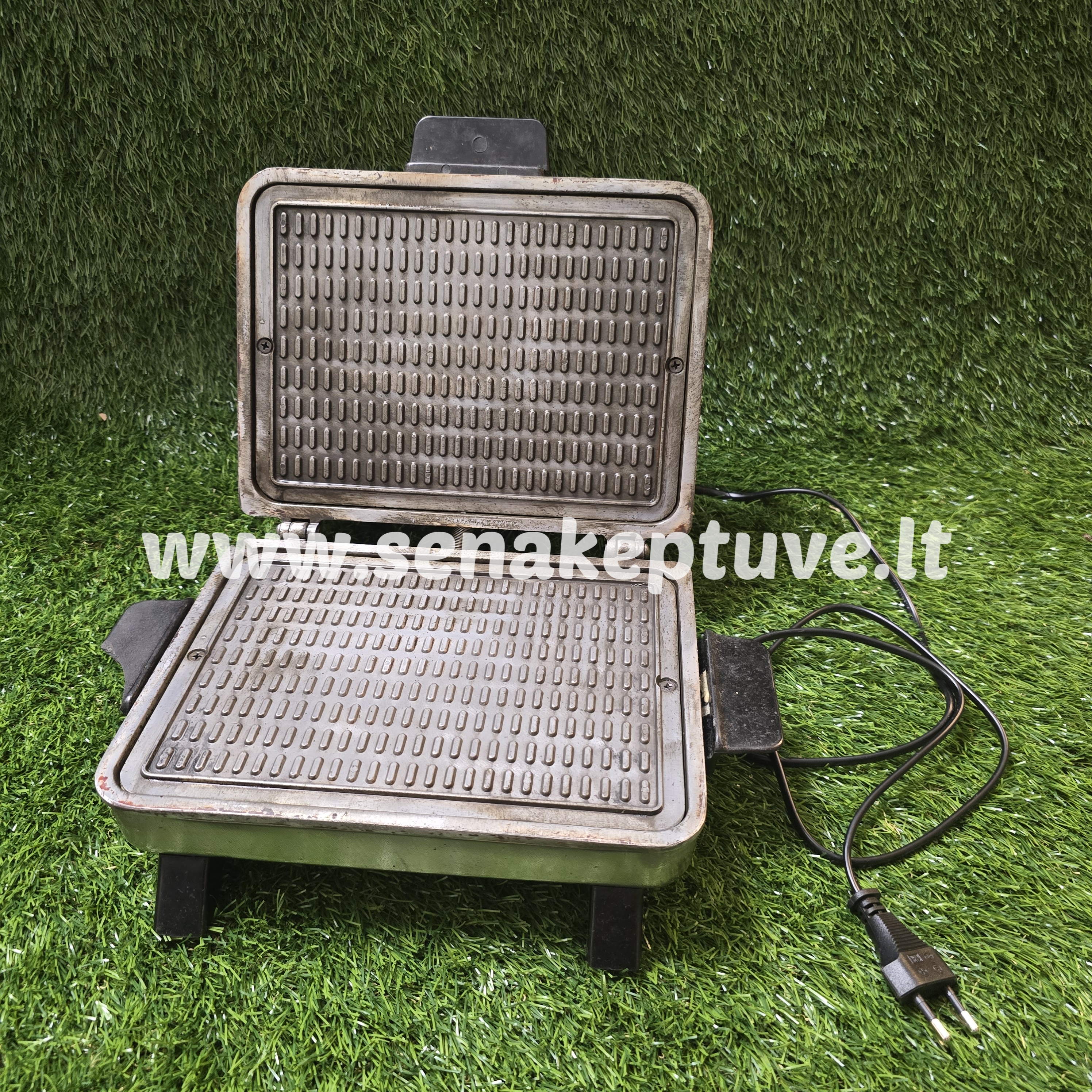 Senovinė elektrinė vaflinė su laidu (nuskilusi šoninė rankena)