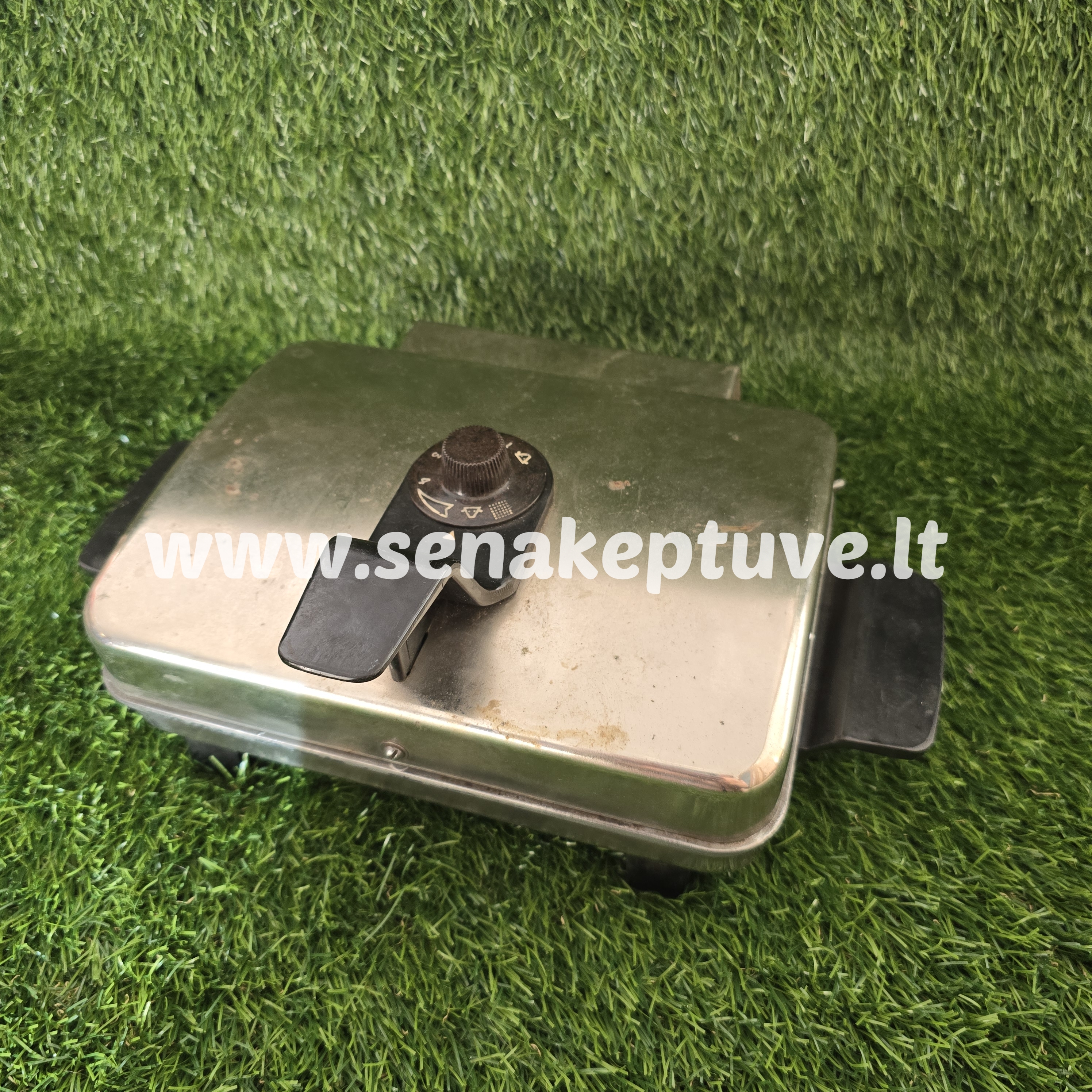 Senovinė elektrinė vaflinė su laidu