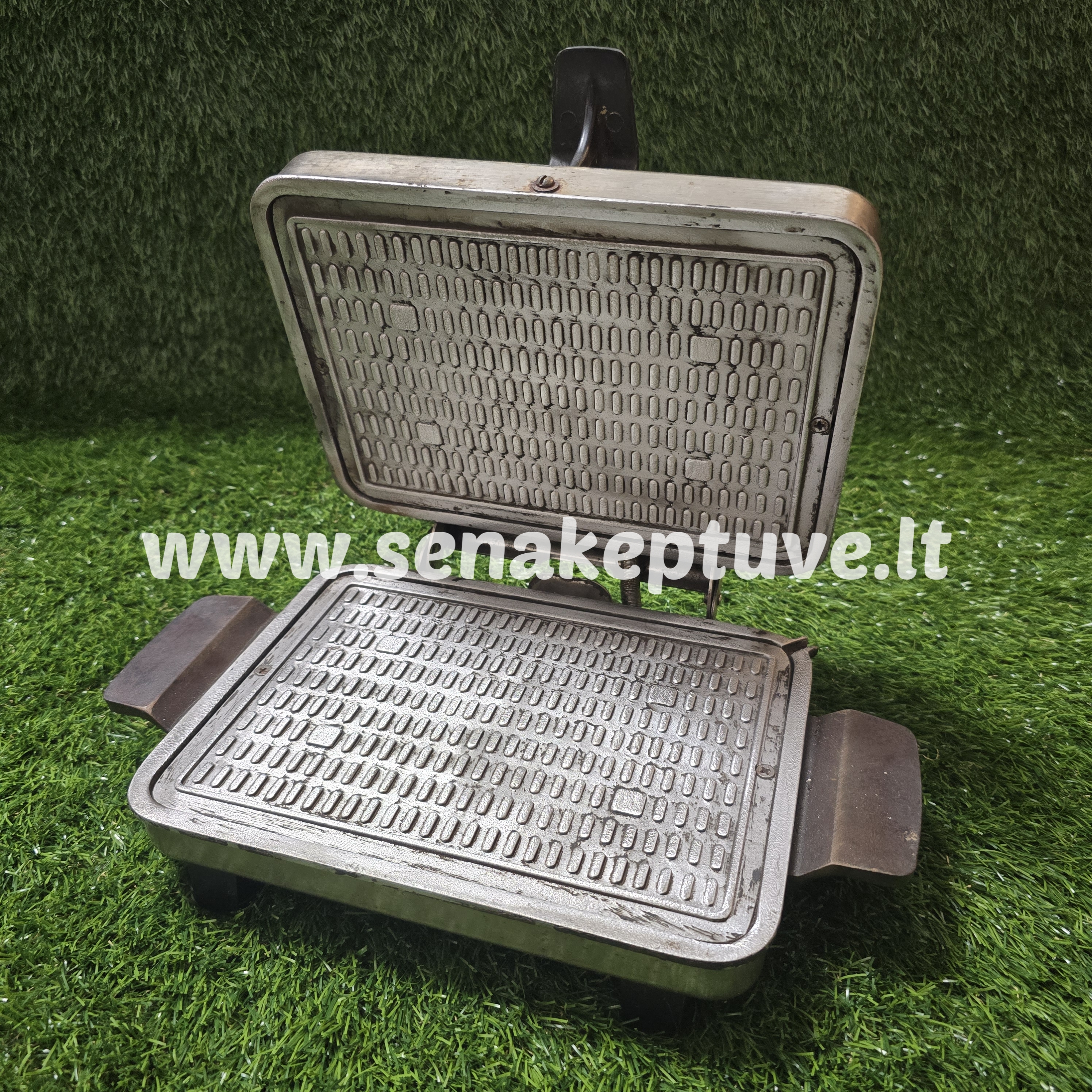 Senovinė elektrinė vaflinė su laidu