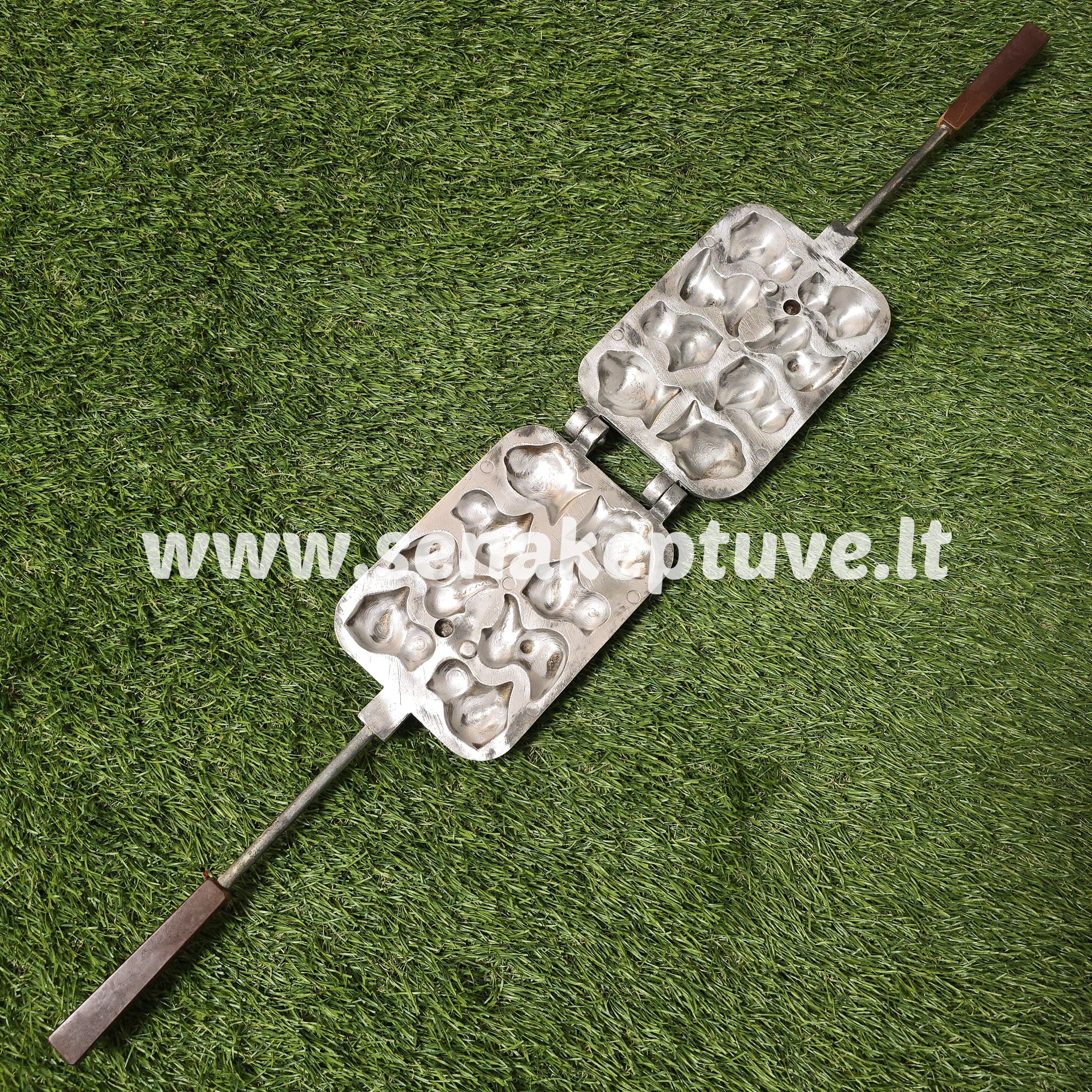 Senovinė asorti (2 paukšteliai, 2 žuvelės, 2 krokodilai ir 2 ruoniai) keptuvė