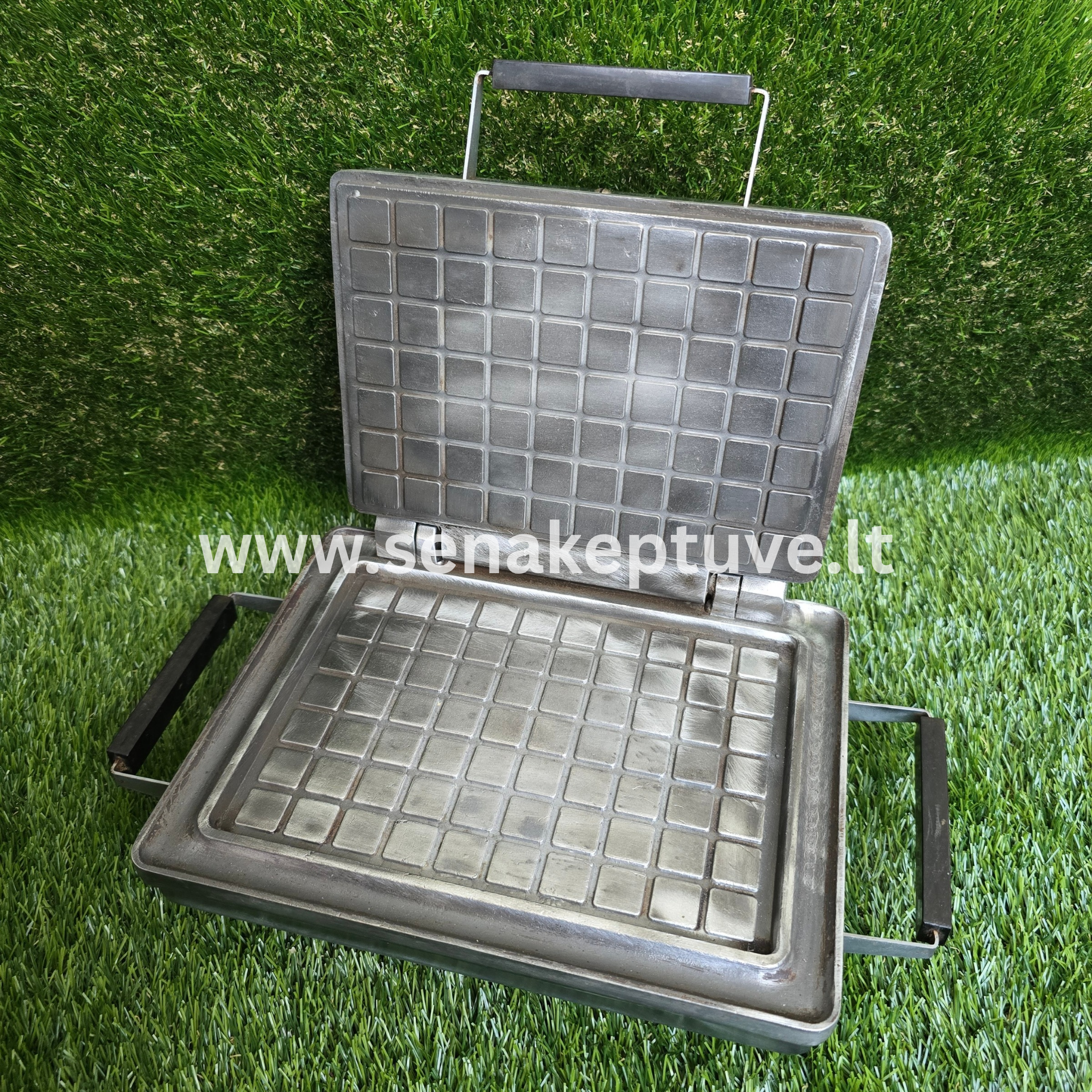 Senovinė elektrinė vaflinė su laidu ploniems vafliams