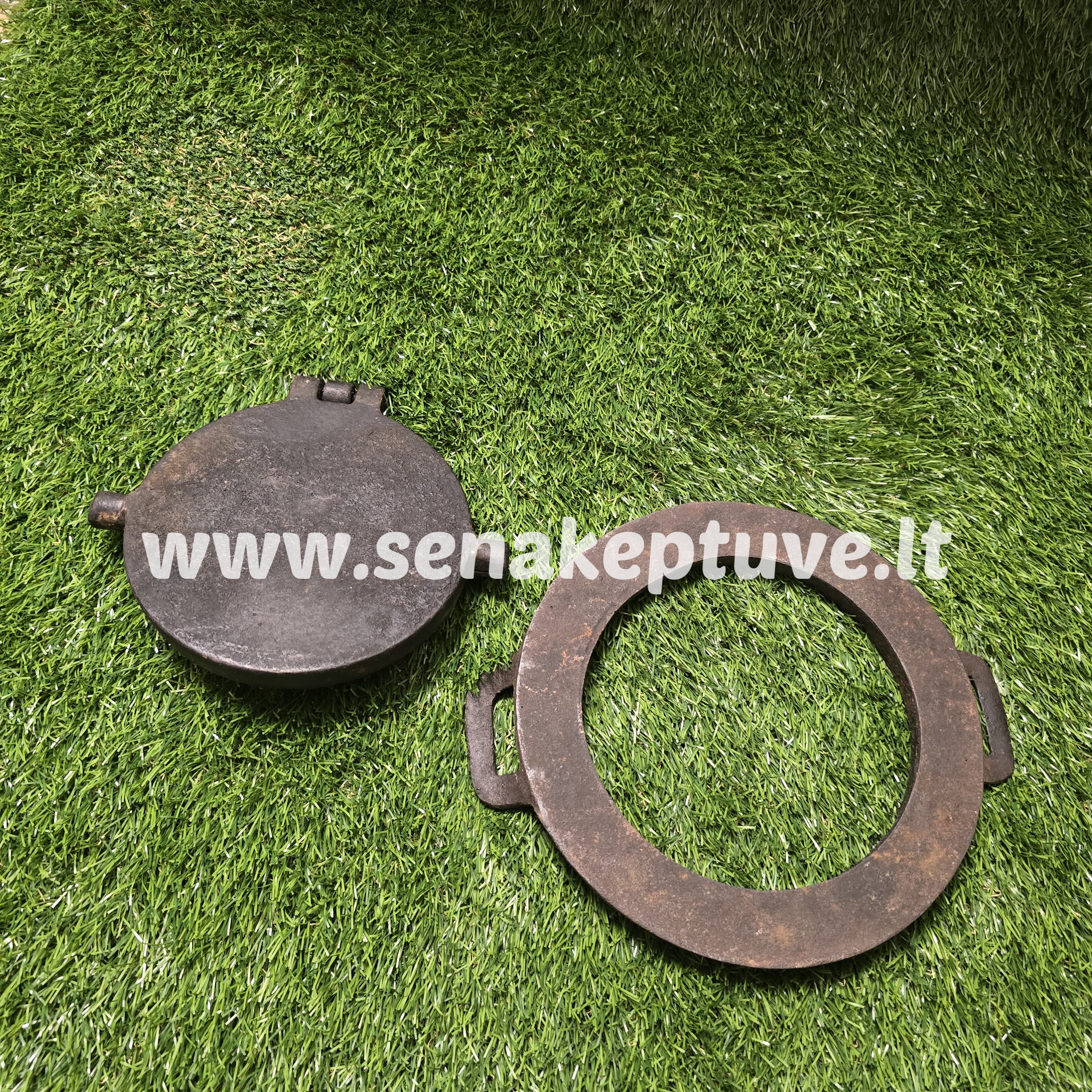 Senovinė ketaus vartoma plonų vaflių keptuvė su žiedu