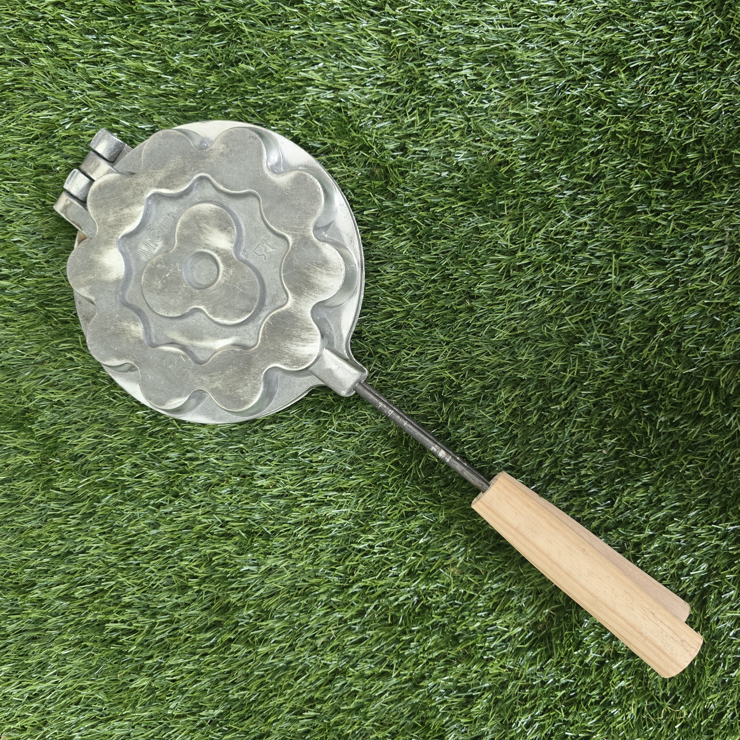 Šiuolaikinė grybukų keptuvė Migiris